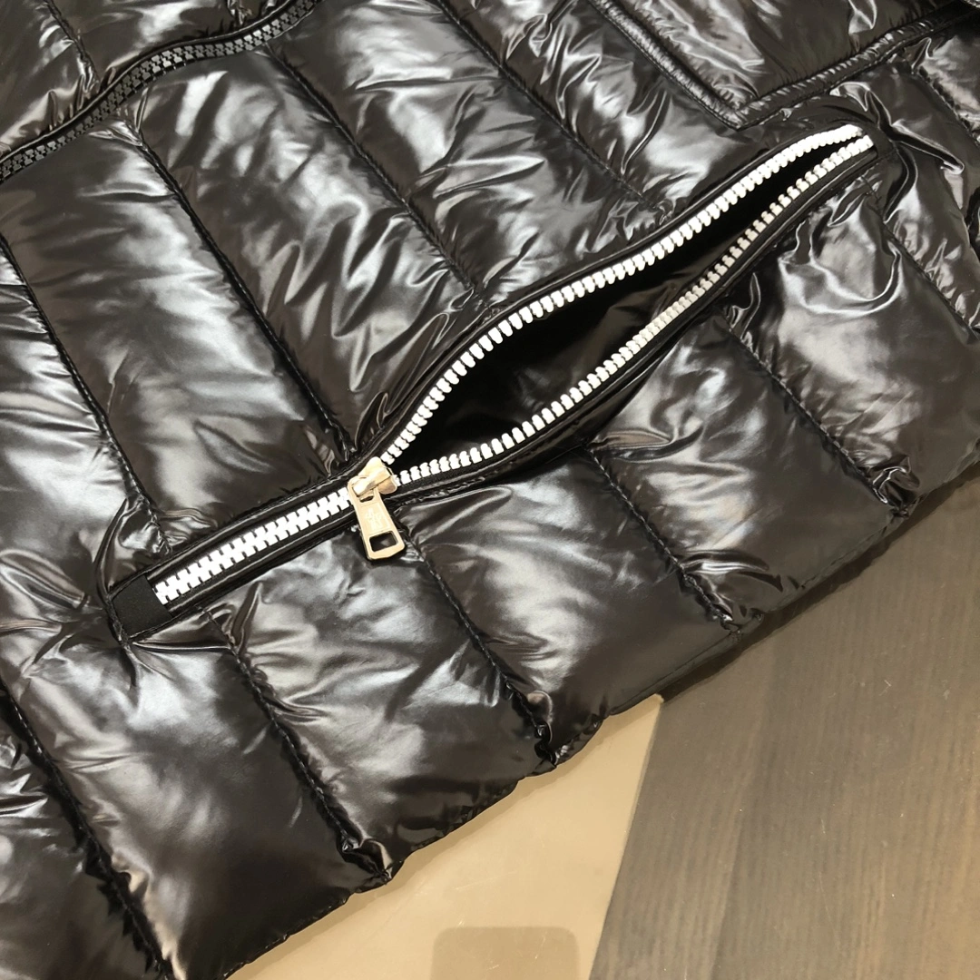 Stretchable Moncler Down Jackets 146578