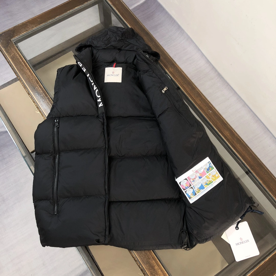 Moncler Down Jackets Versatile 146582