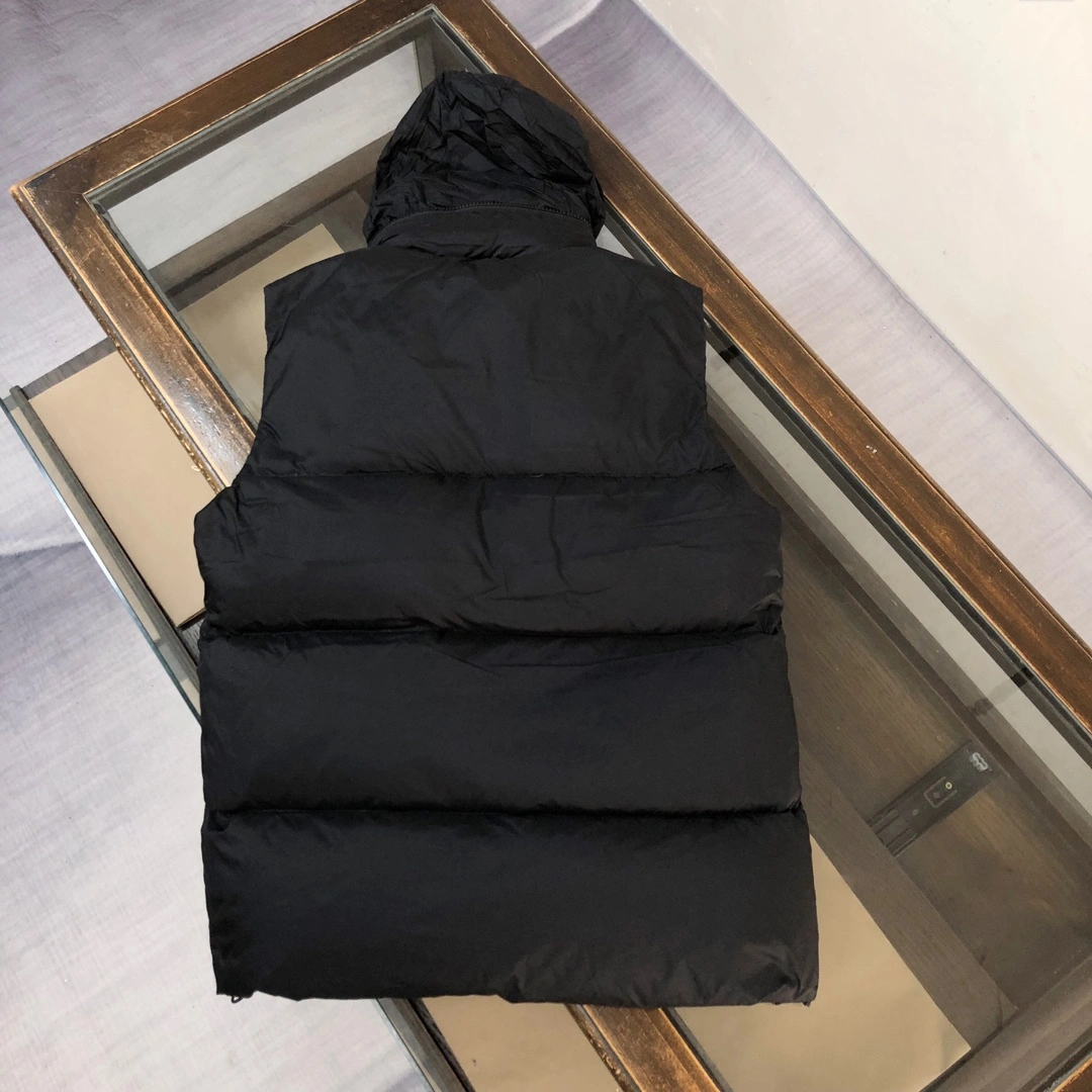 Moncler Down Jackets Versatile 146582