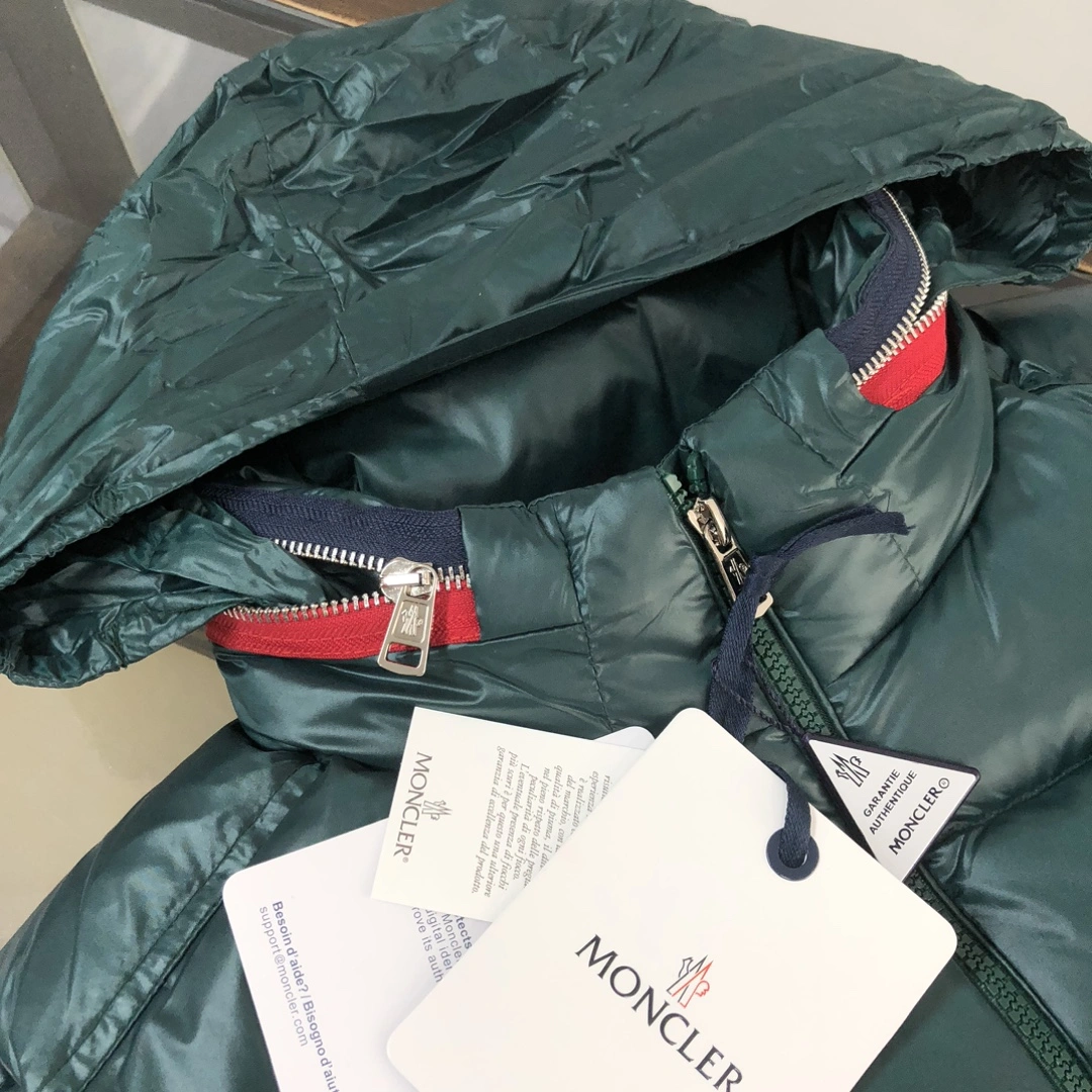 WaterResistant Moncler Down Jackets 146574