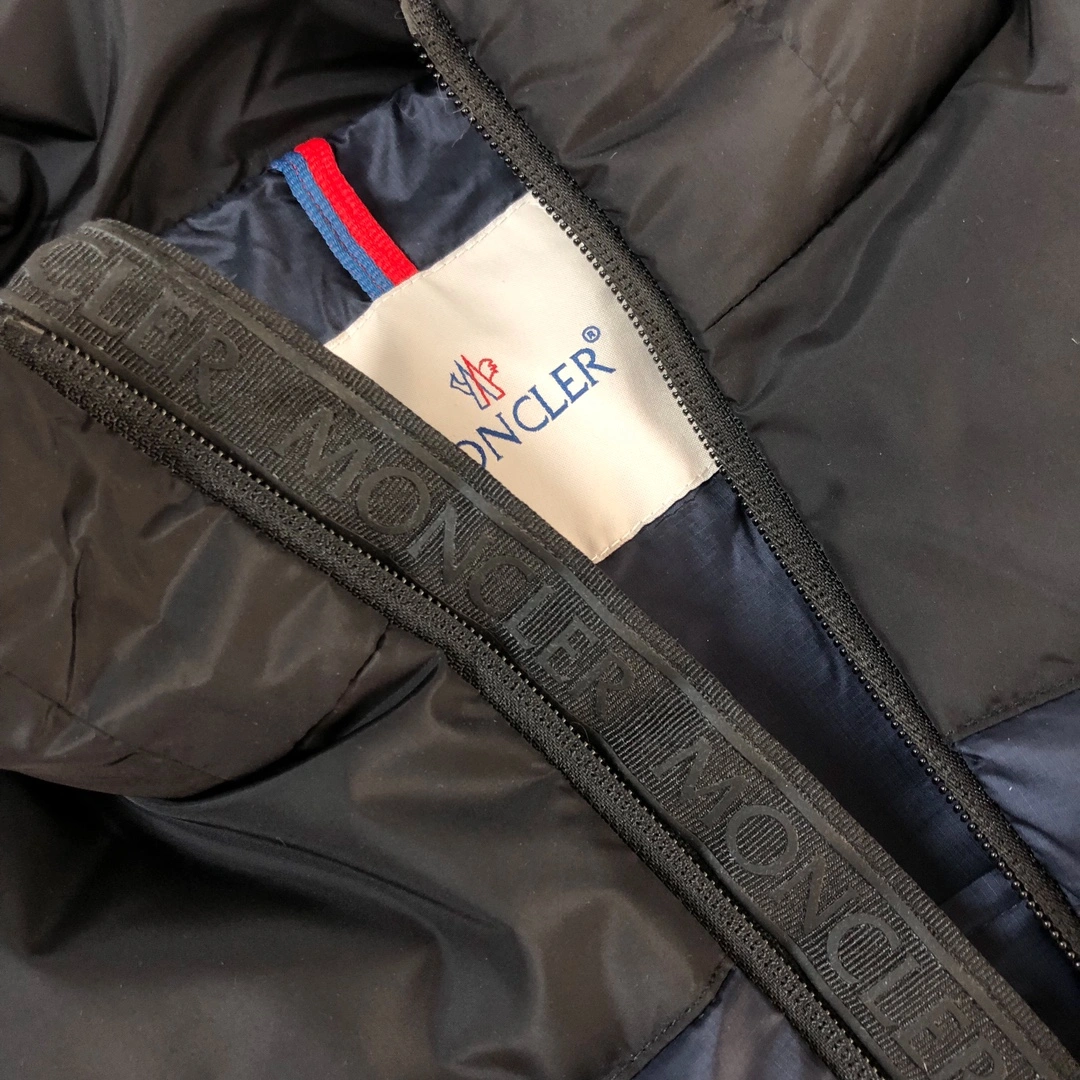 Moncler Down Jackets ComfortFit 146564