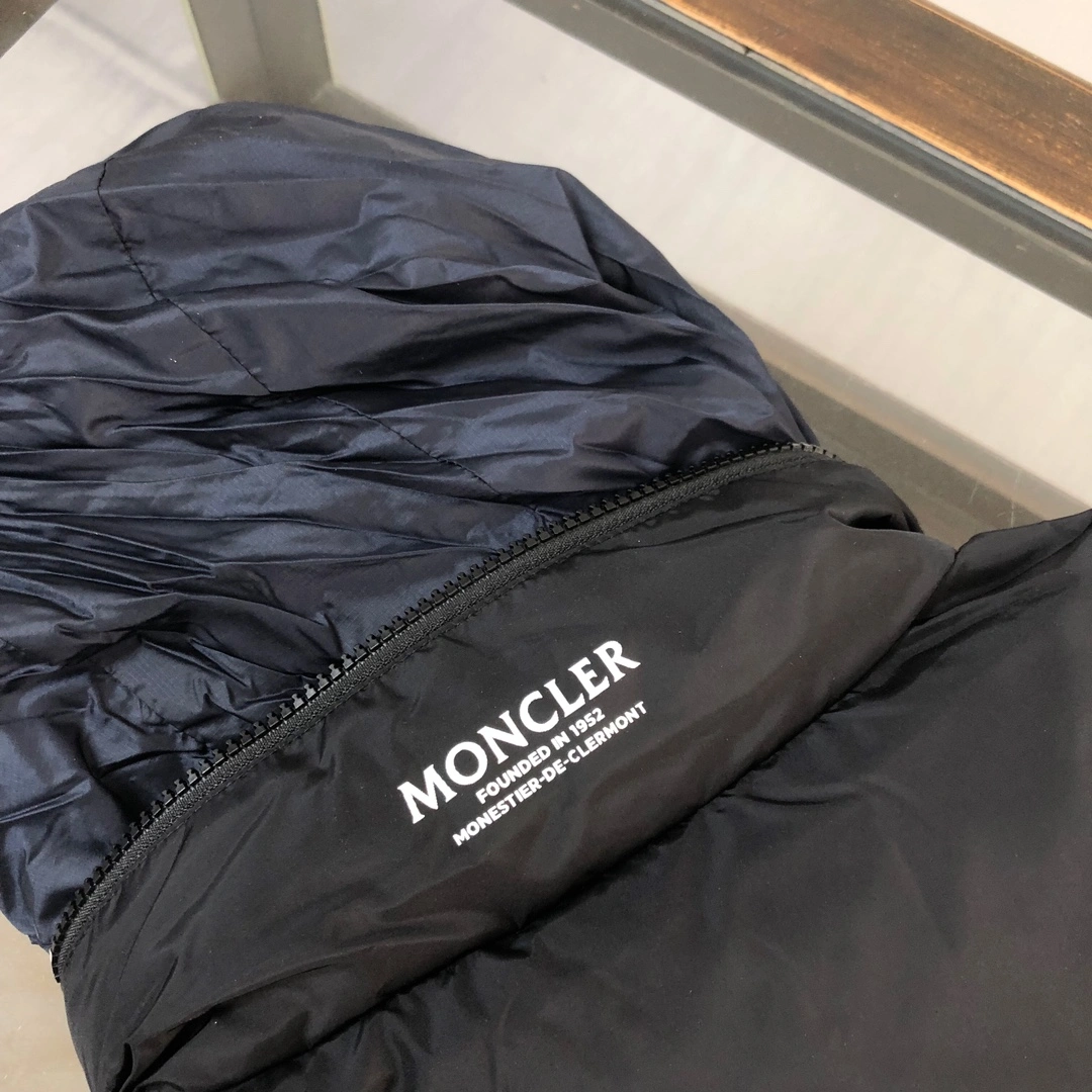 Moncler Down Jackets ComfortFit 146564