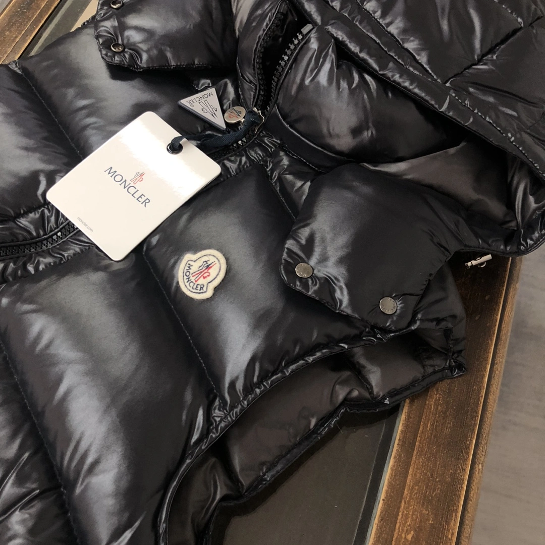 EyeCatching Moncler Down Jackets 146562