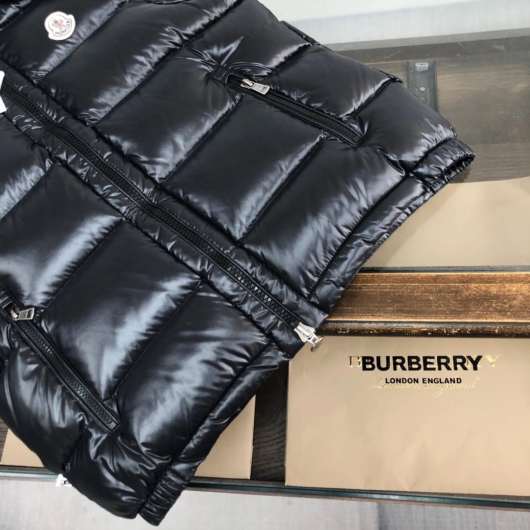 EyeCatching Moncler Down Jackets 146562