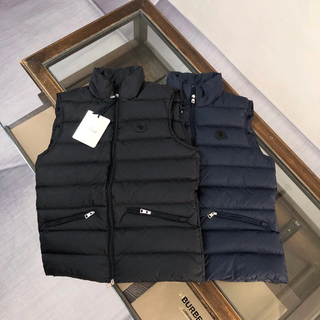 Moncler Down Jackets Sleek 146557