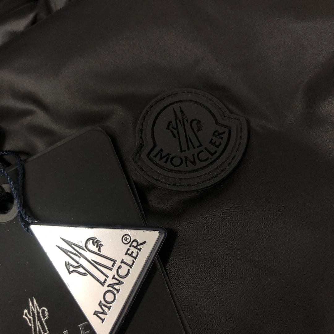 Moncler Down Jackets Lightweight 146555