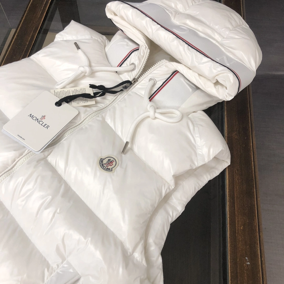 Snug Moncler Down Jackets 146552