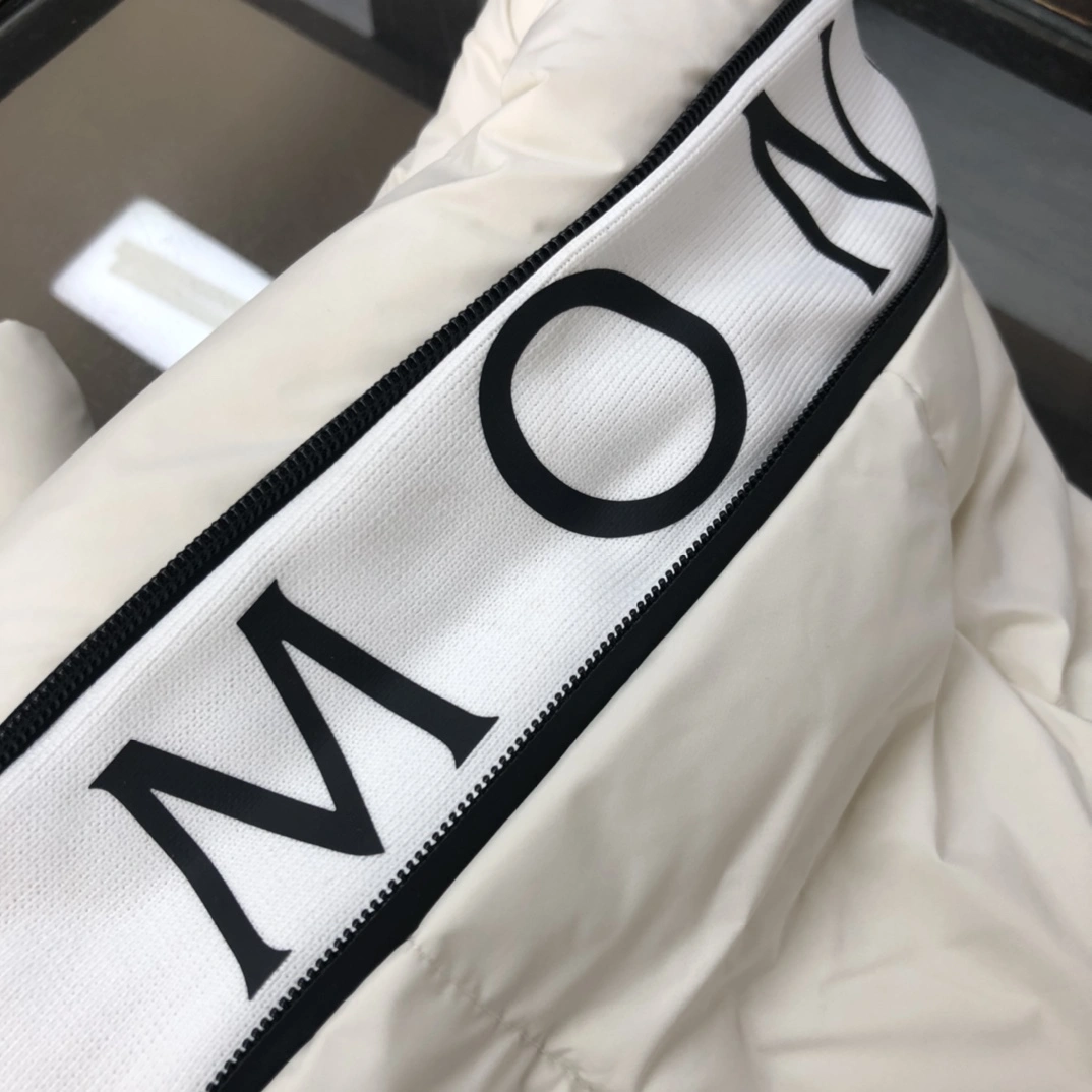 Youthful Moncler Down Jackets 146545