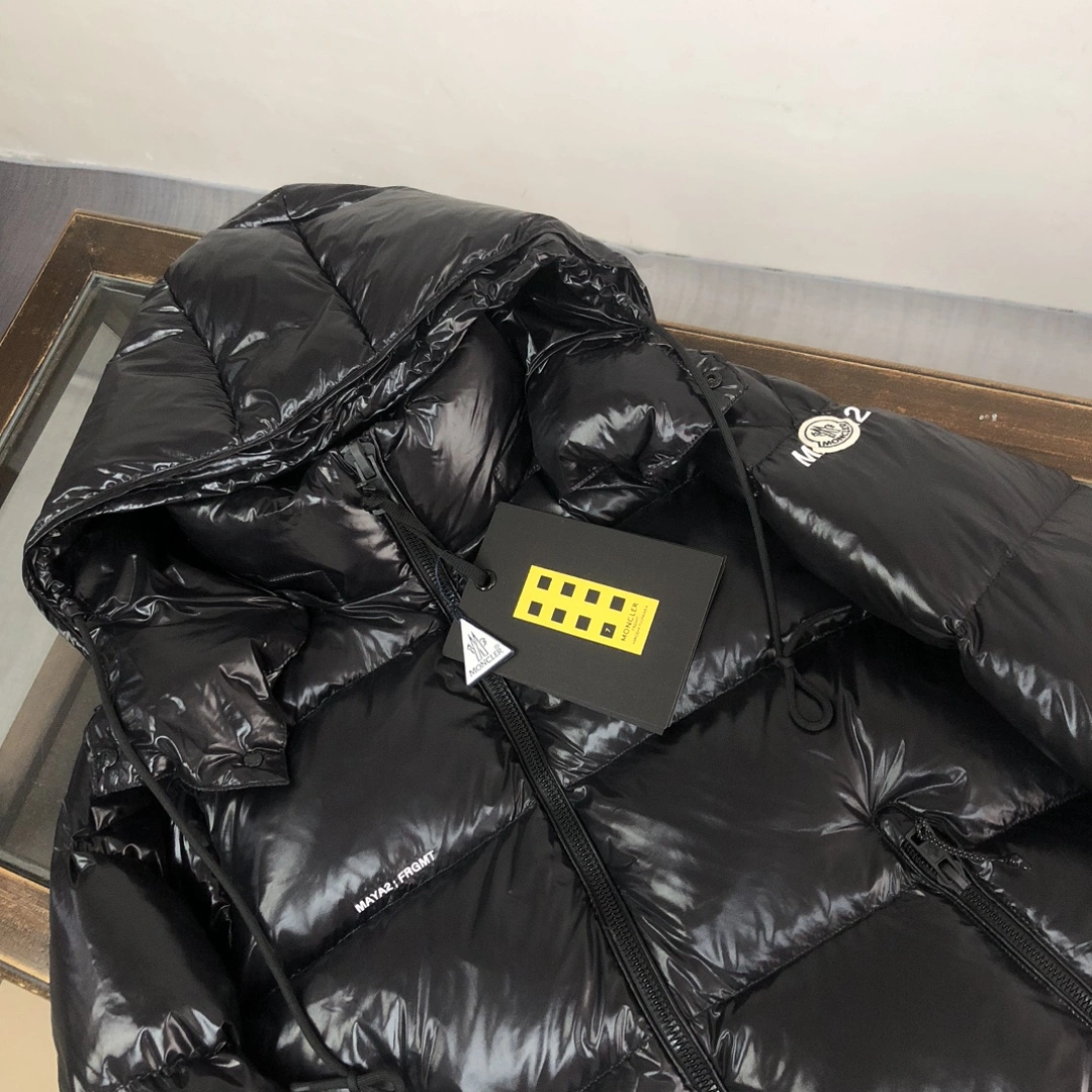 Moncler Down Jackets Sleek 146544
