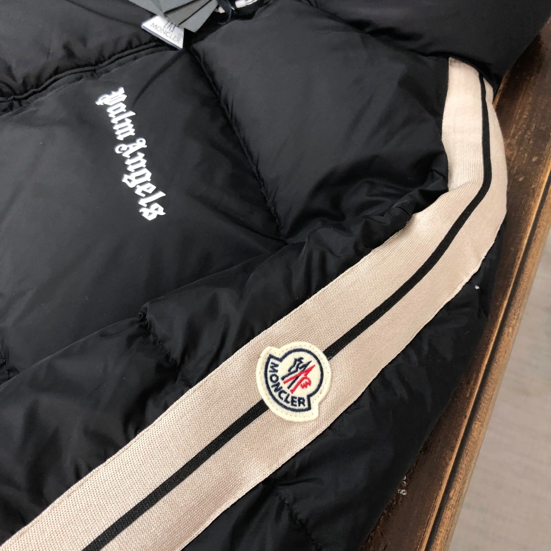 Moncler Down Jackets Elegant 146602
