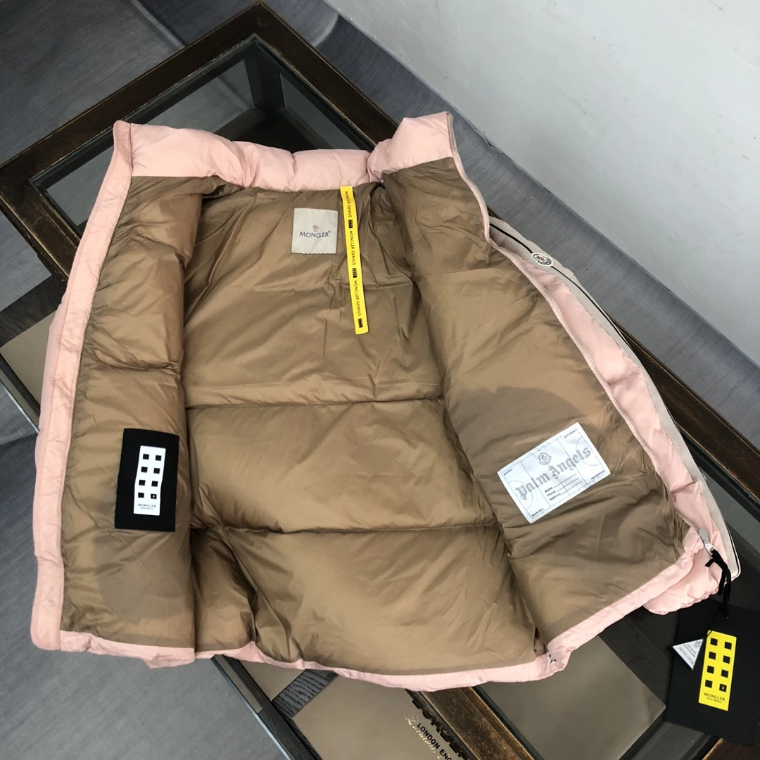 Moncler Down Jackets Sleek 146554