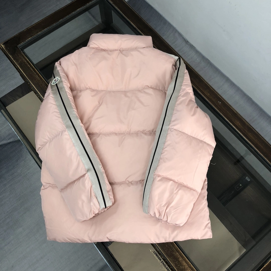 Moncler Down Jackets Sleek 146554