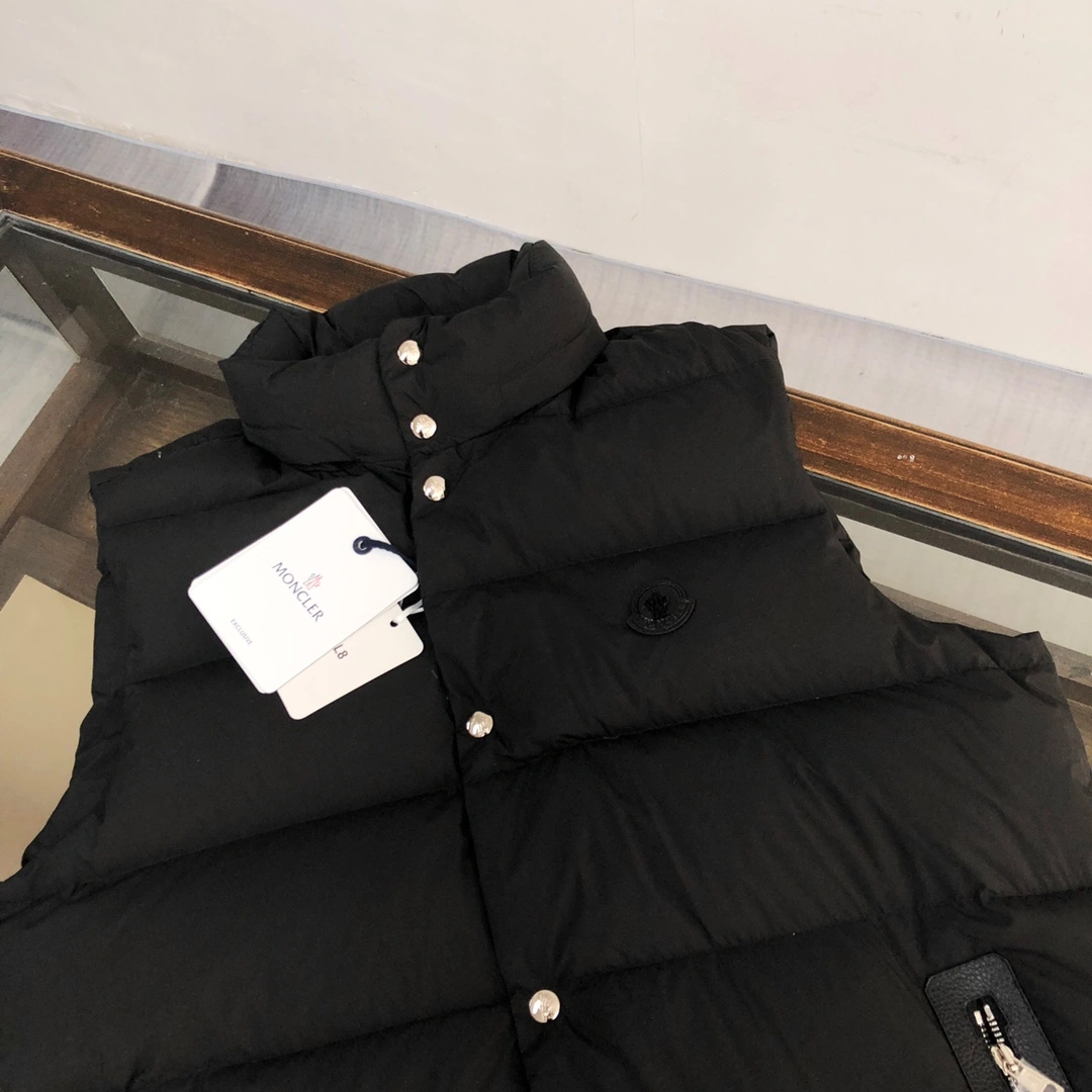 SmoothTexture Moncler Down Jackets 146536