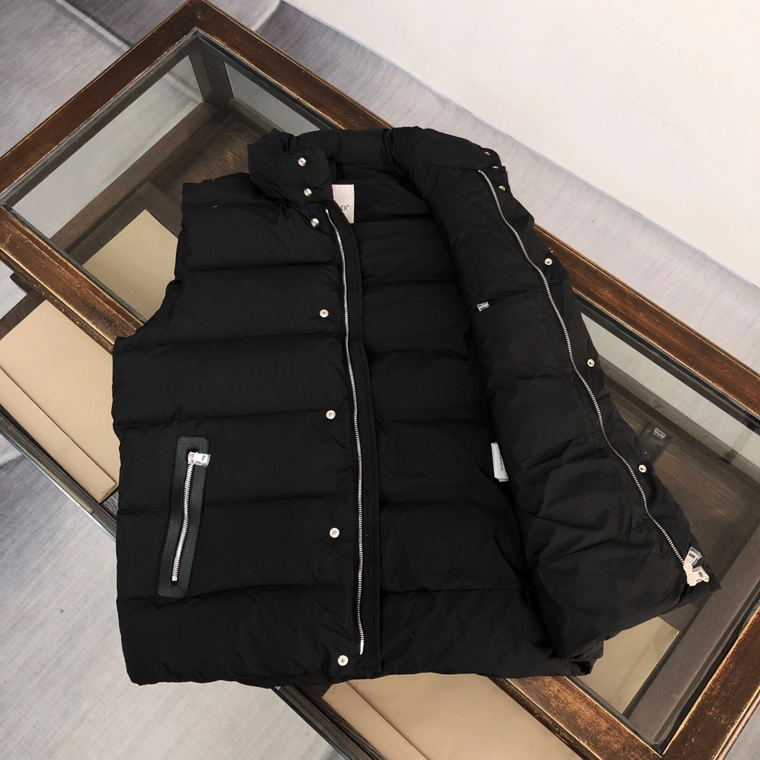 SmoothTexture Moncler Down Jackets 146536
