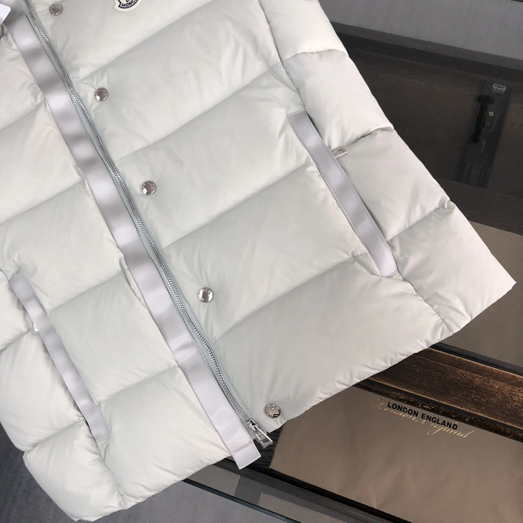 Moncler Down Jackets Compact 146543