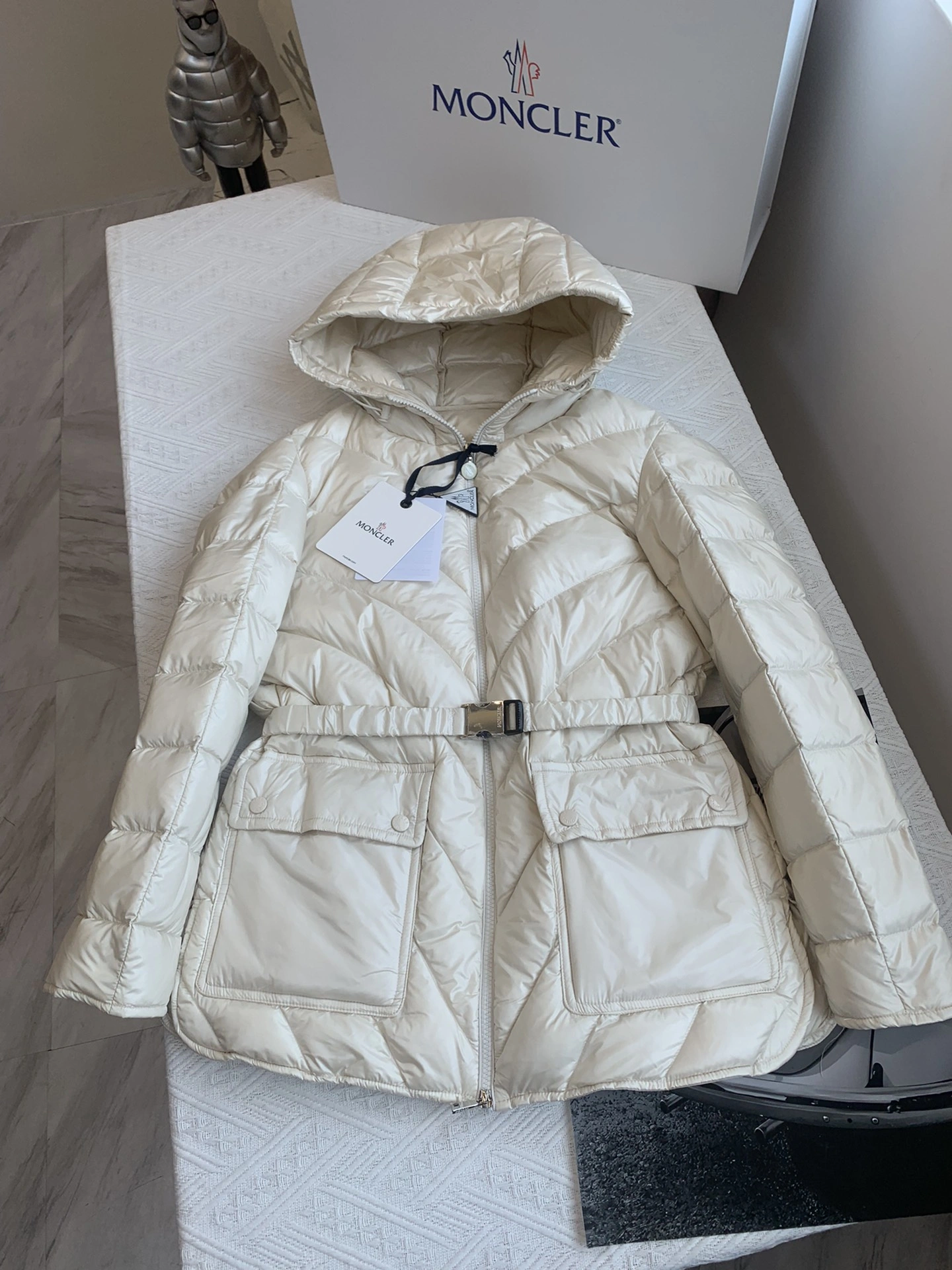 Moncler Down Jackets MultiPurpose 146530