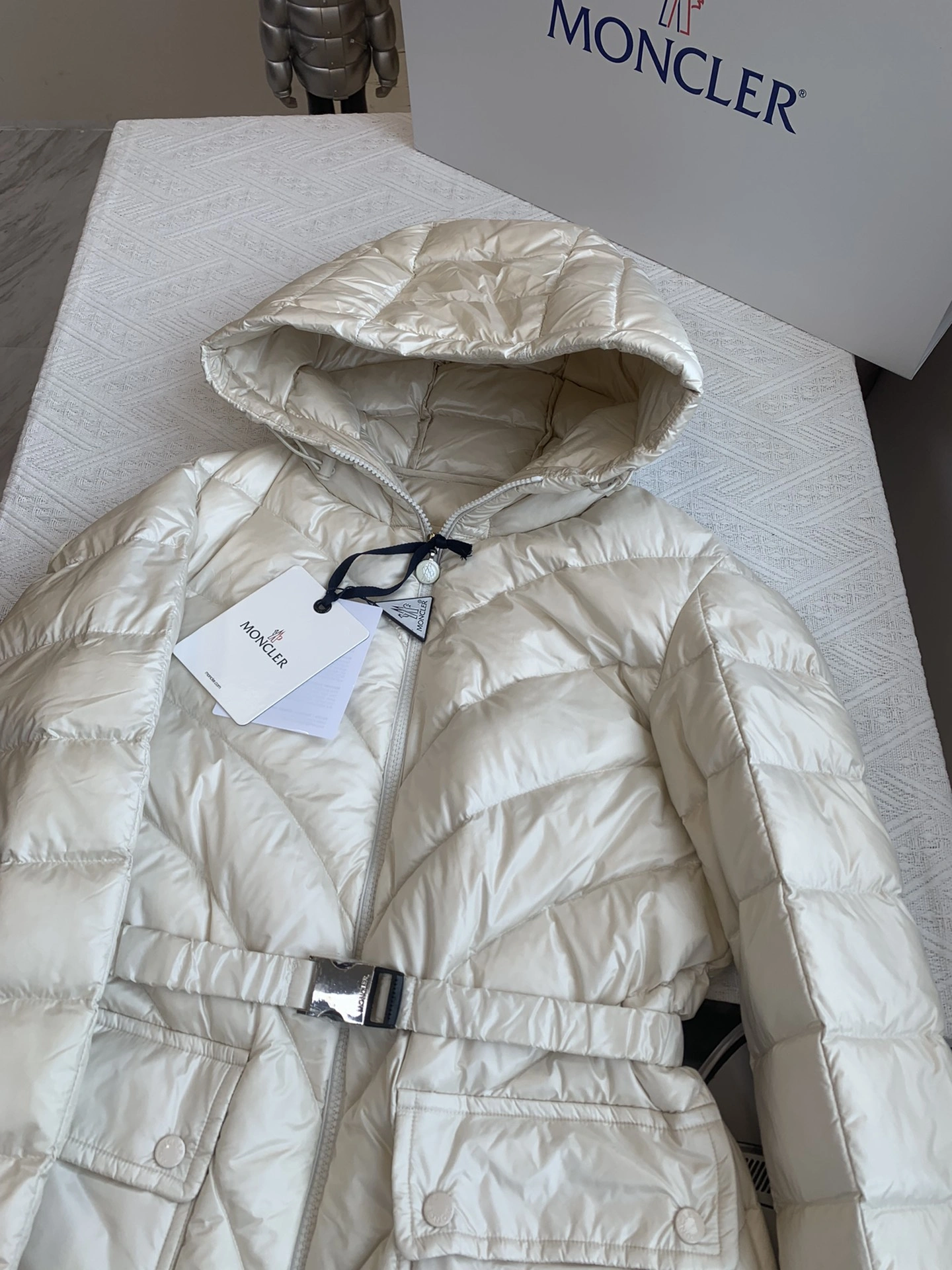 Moncler Down Jackets MultiPurpose 146530
