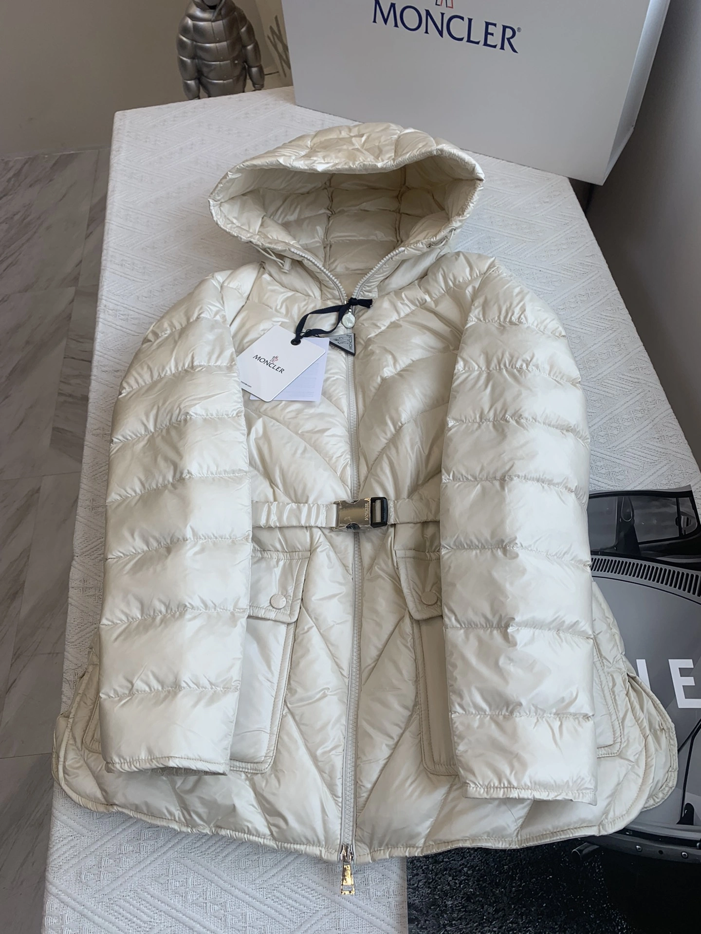 Moncler Down Jackets MultiPurpose 146530