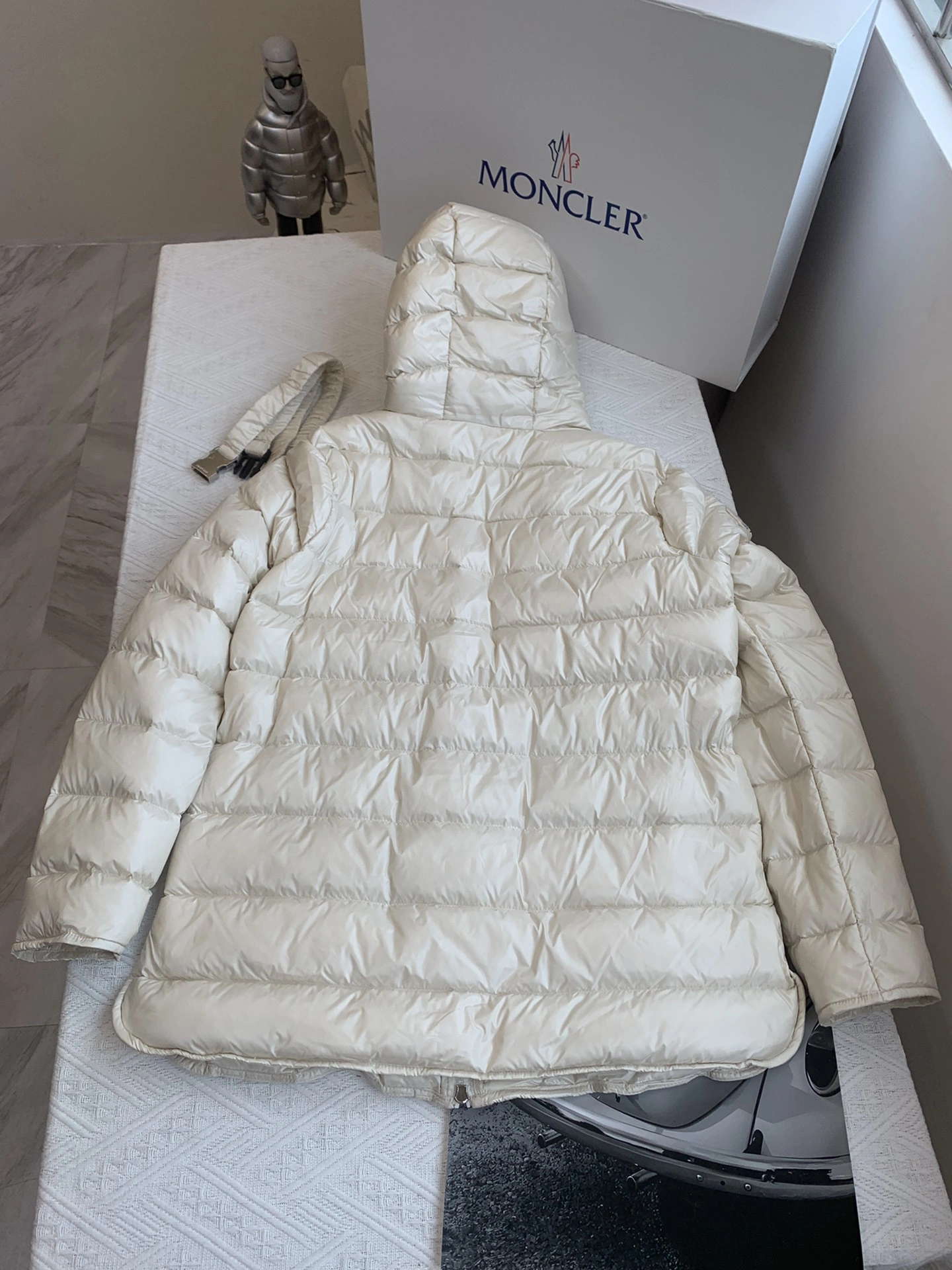 Moncler Down Jackets MultiPurpose 146530