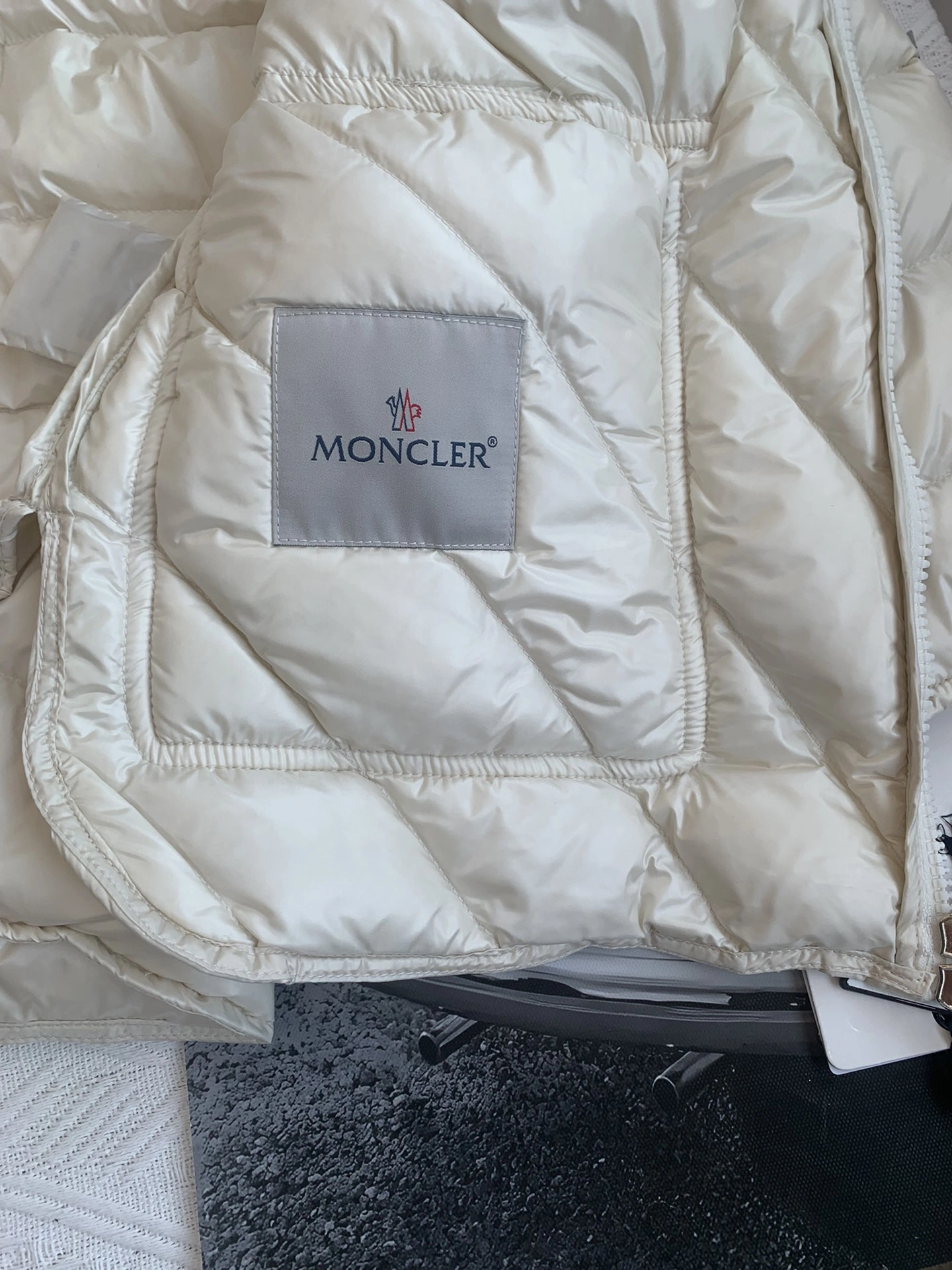 Moncler Down Jackets MultiPurpose 146530