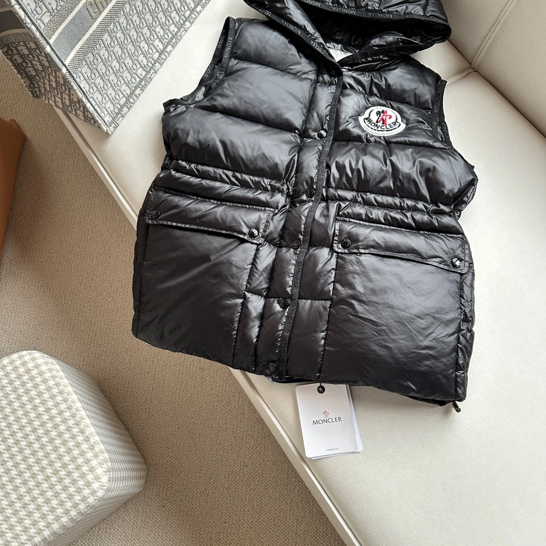Moncler Down Jackets Practical 146540