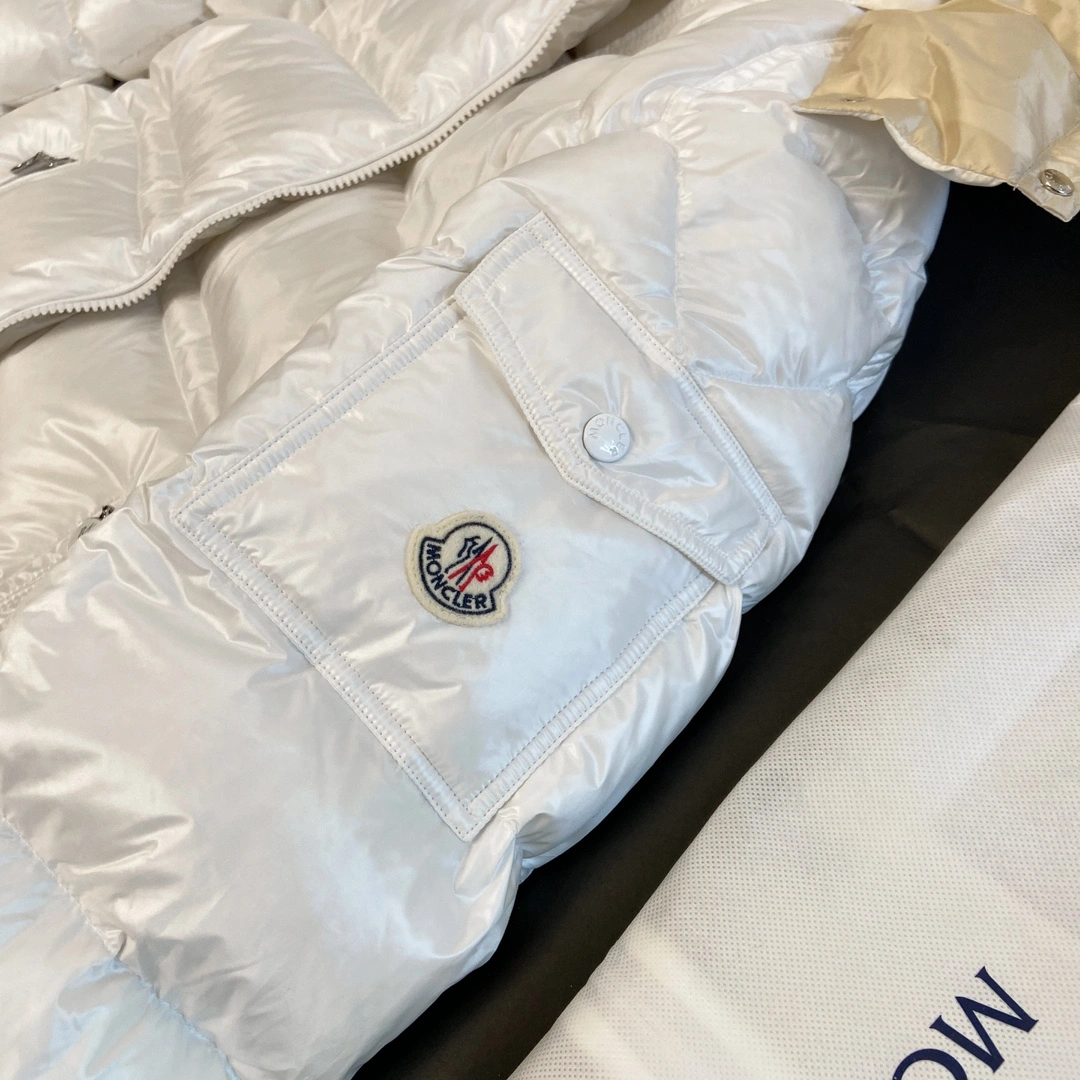 Moncler Down Jackets Flexible 146528