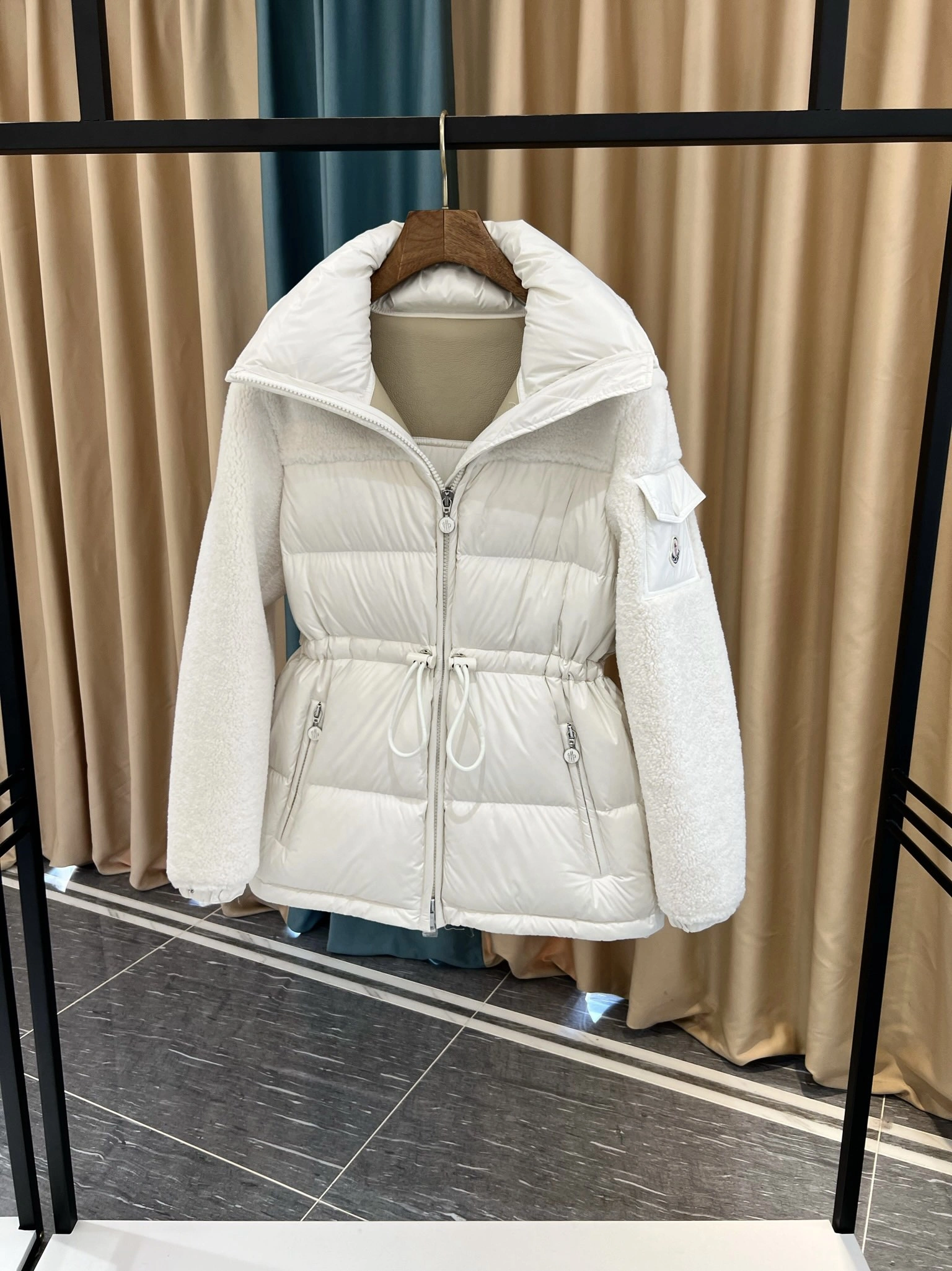 Moncler Down Jackets Colorful 146539