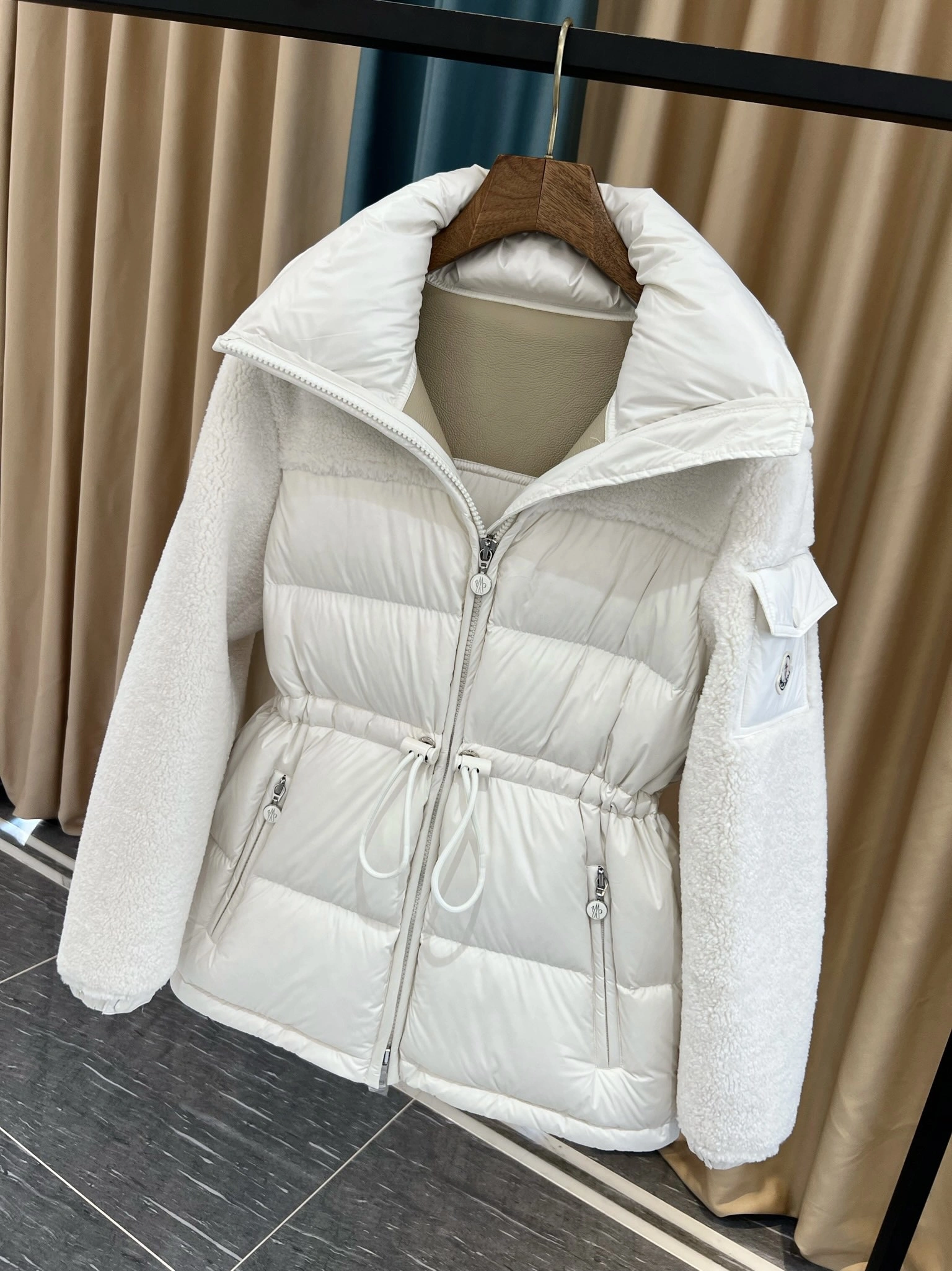 Moncler Down Jackets Colorful 146539
