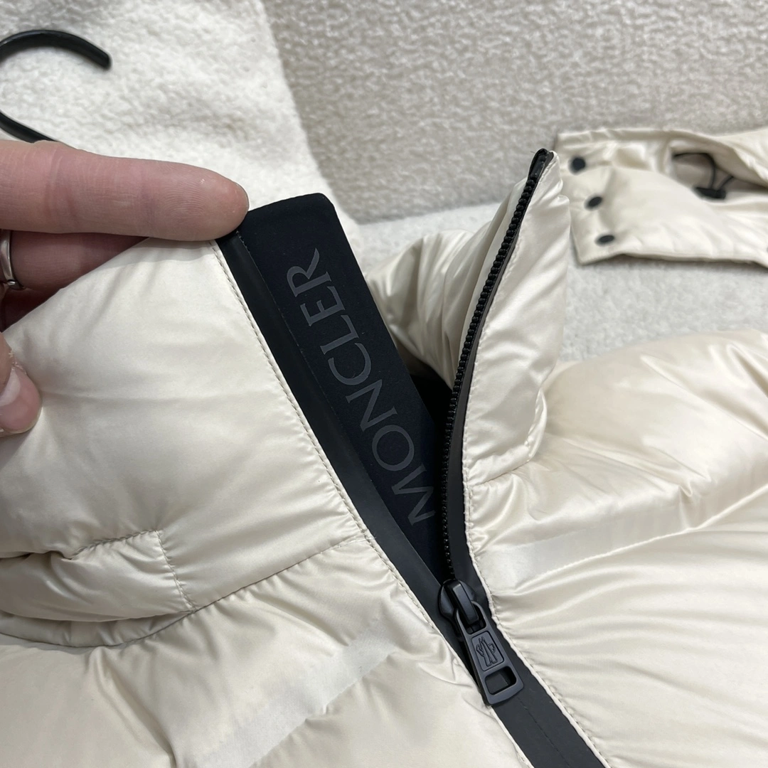 Moncler Down Jackets GoodFit 146526
