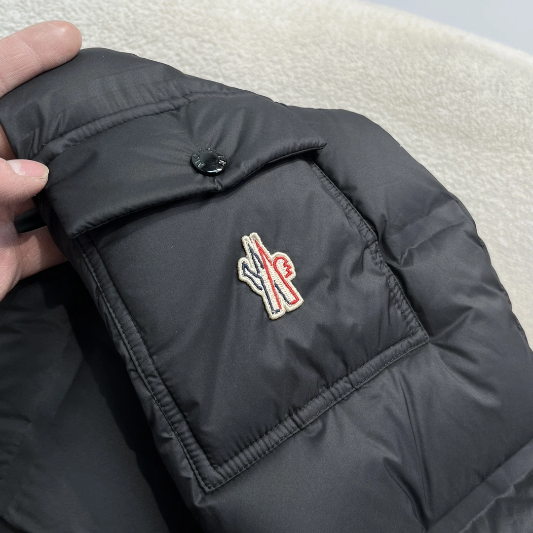 Moncler Down Jackets Practical 146524