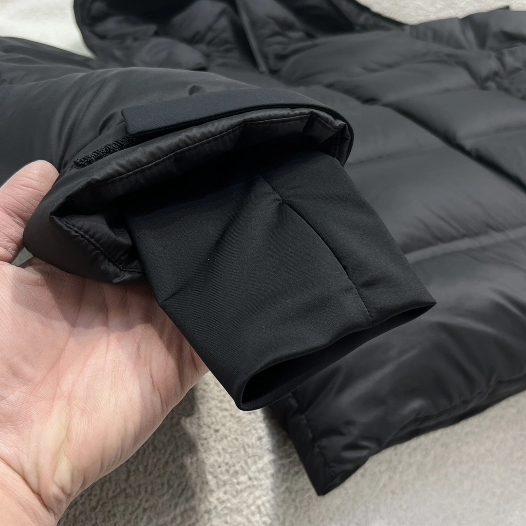 Moncler Down Jackets Practical 146524