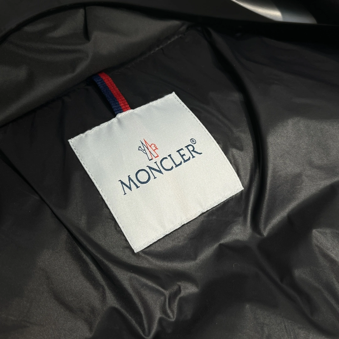 Moncler Down Jackets Practical 146524