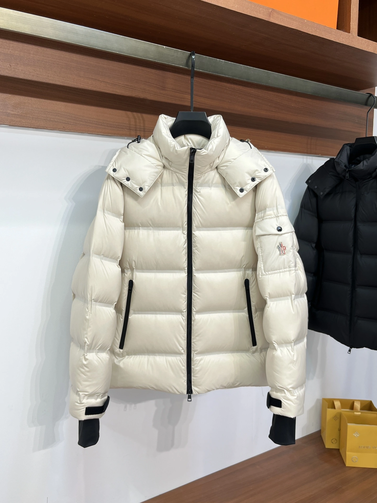 Sustainable Moncler Down Jackets 146550