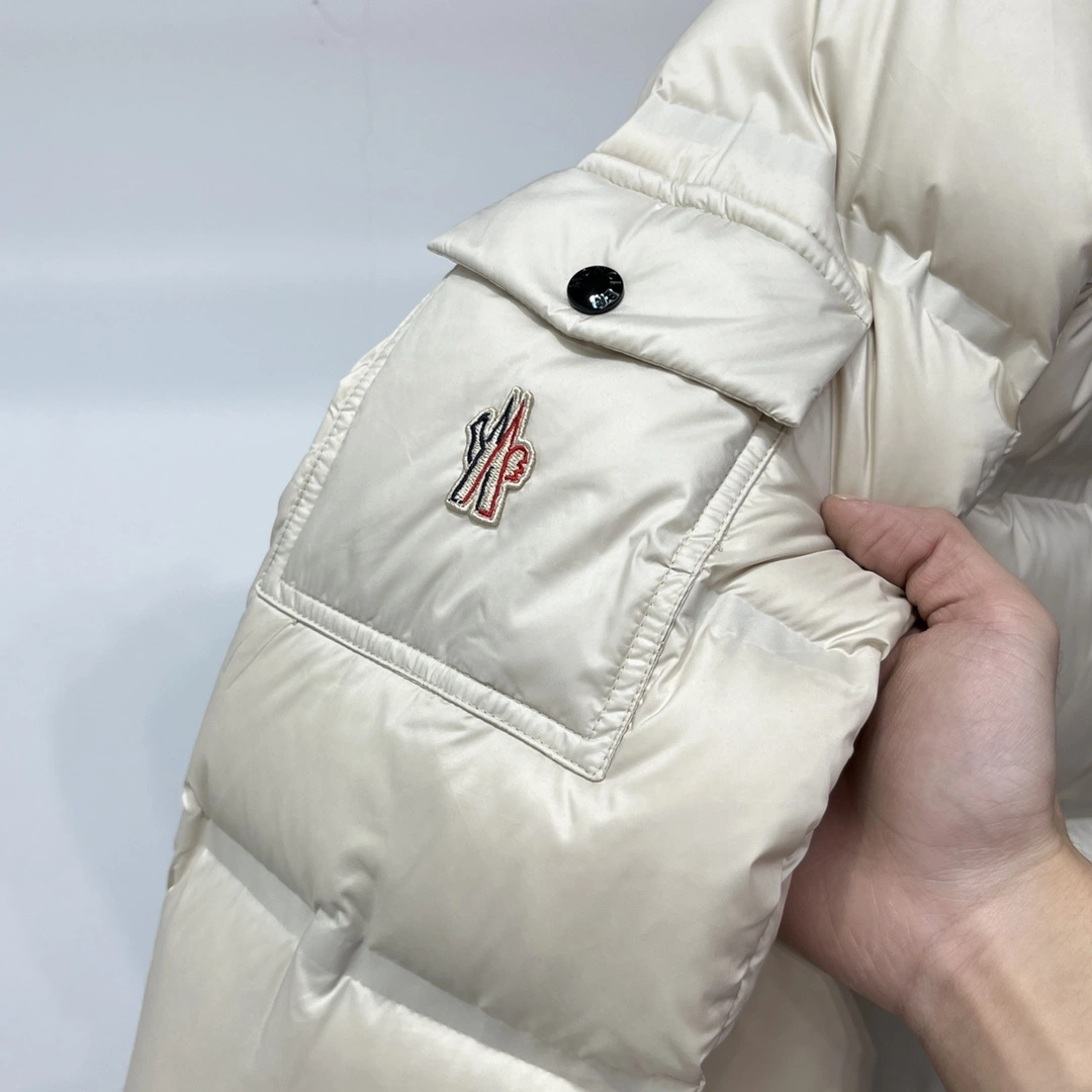 Sustainable Moncler Down Jackets 146550