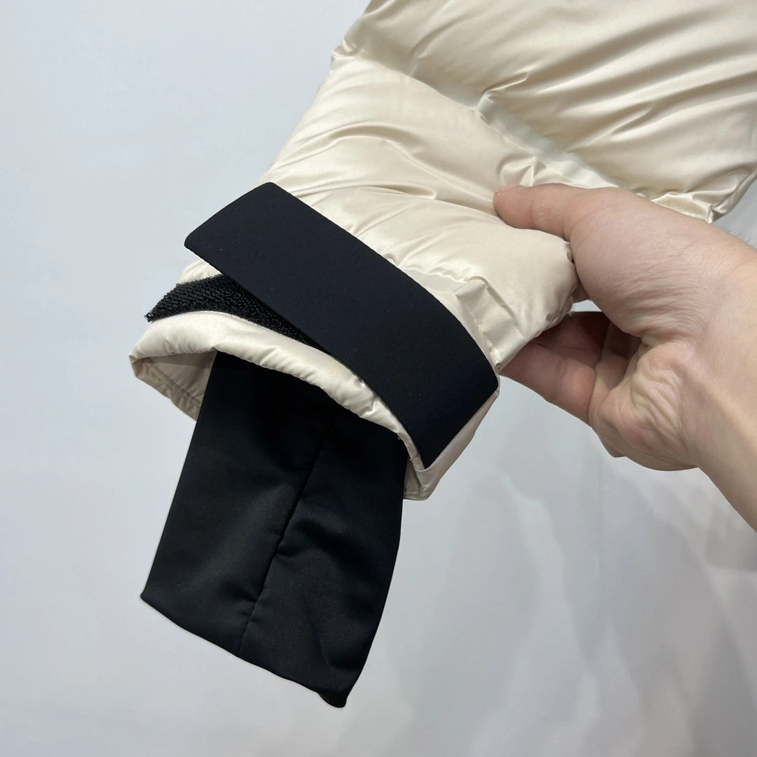 Sustainable Moncler Down Jackets 146550