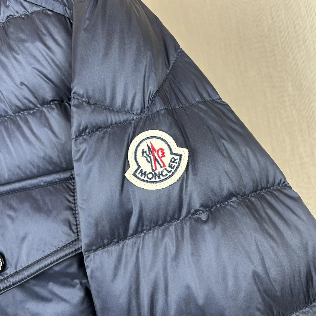 Moncler Down Jackets Modern 146547