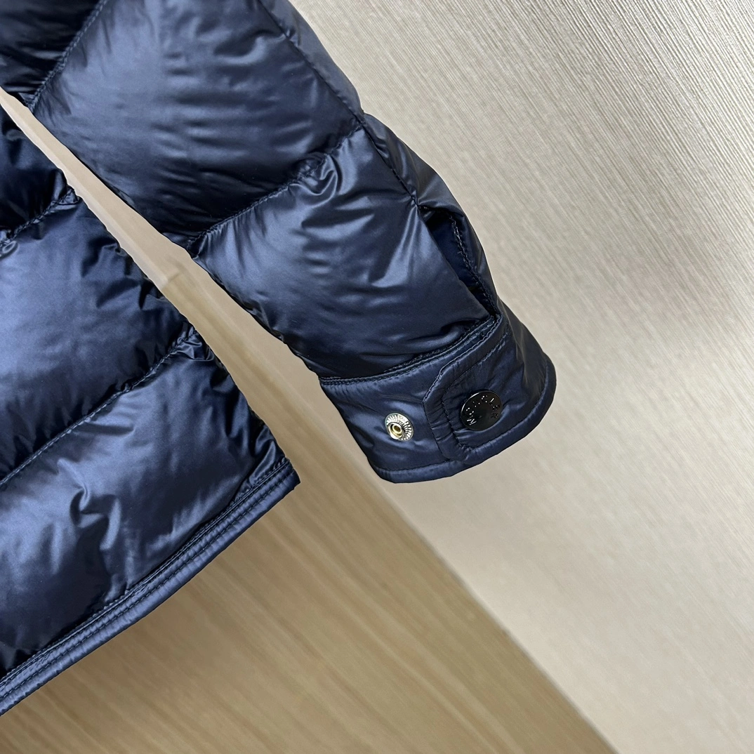 Moncler Down Jackets Modern 146547