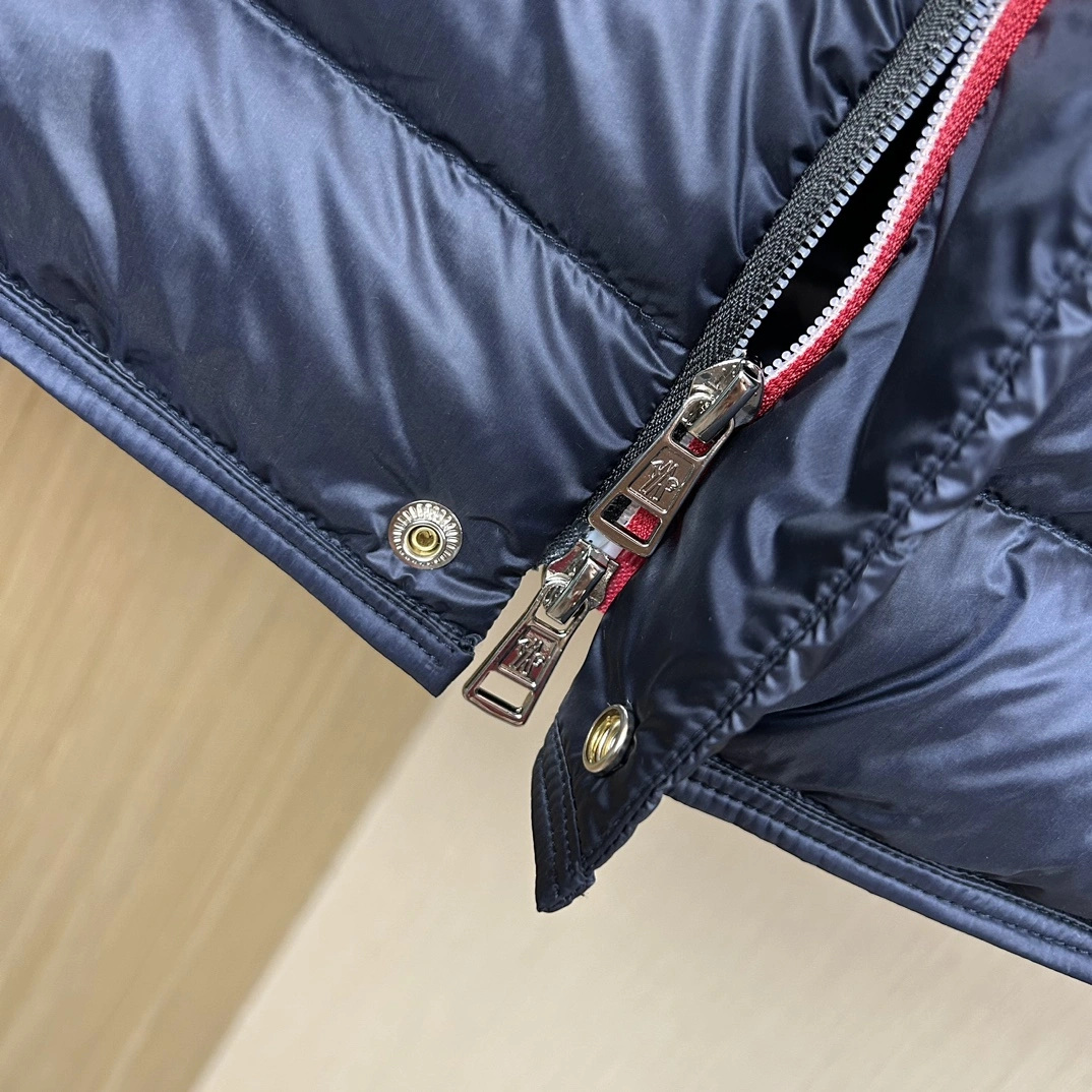 Moncler Down Jackets Modern 146547