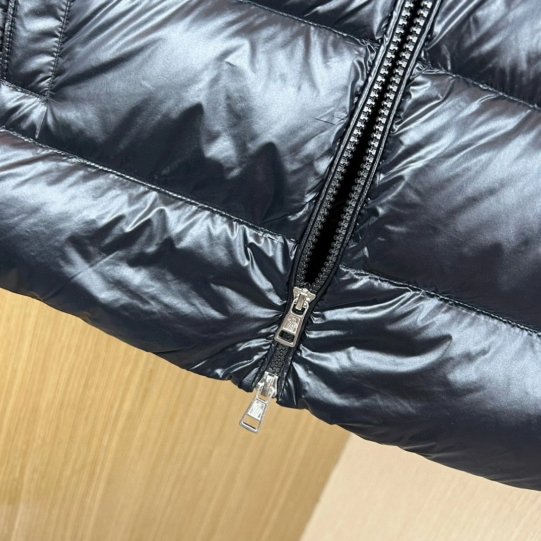 Moncler Down Jackets Breathable 146520