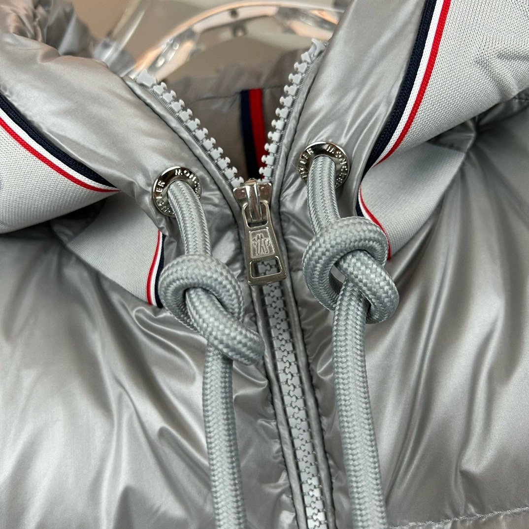 Bold Moncler Down Jackets 146518