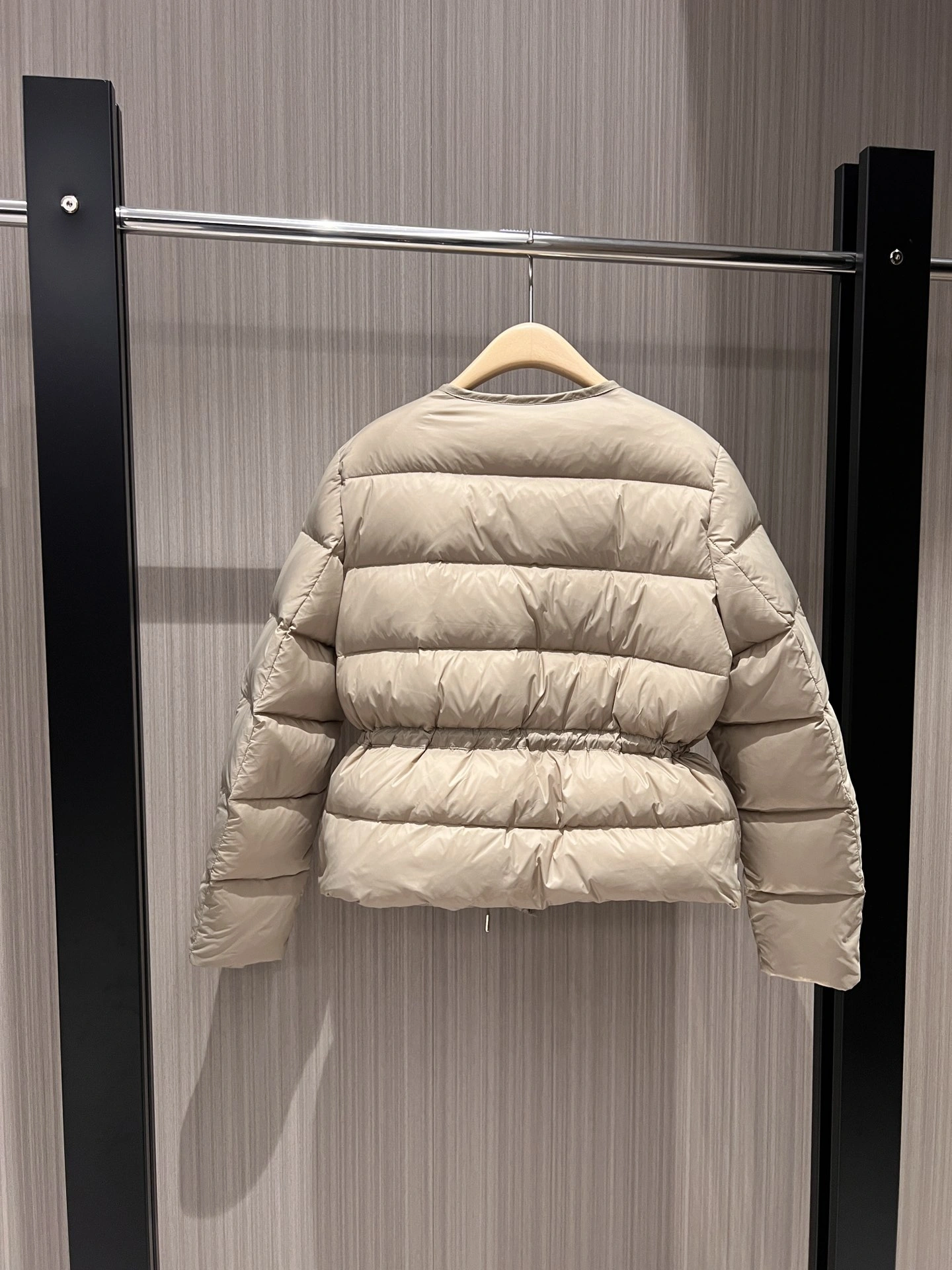 Moncler Down Jackets Durable 146505