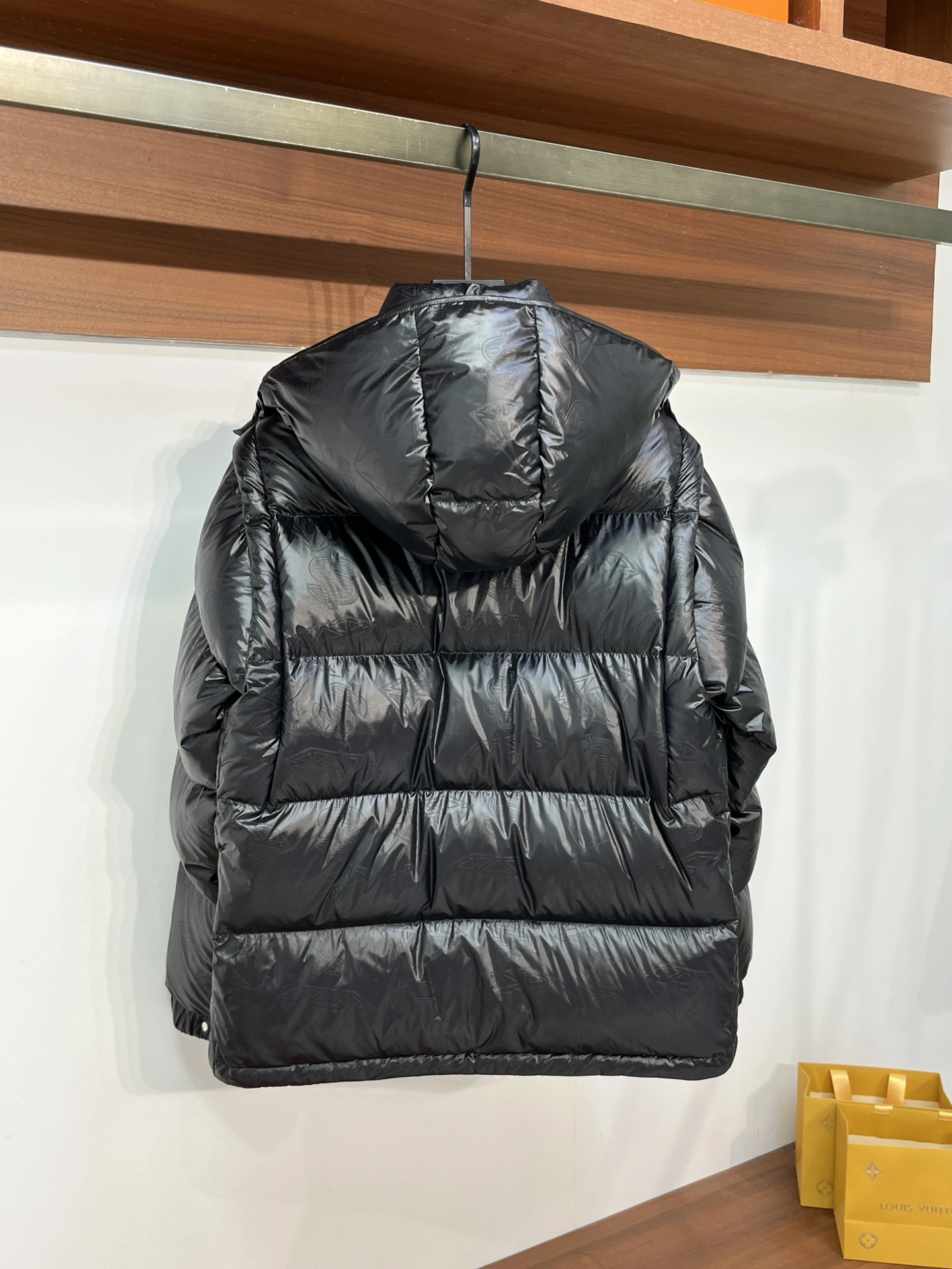 Affordable Moncler Down Jackets 146497
