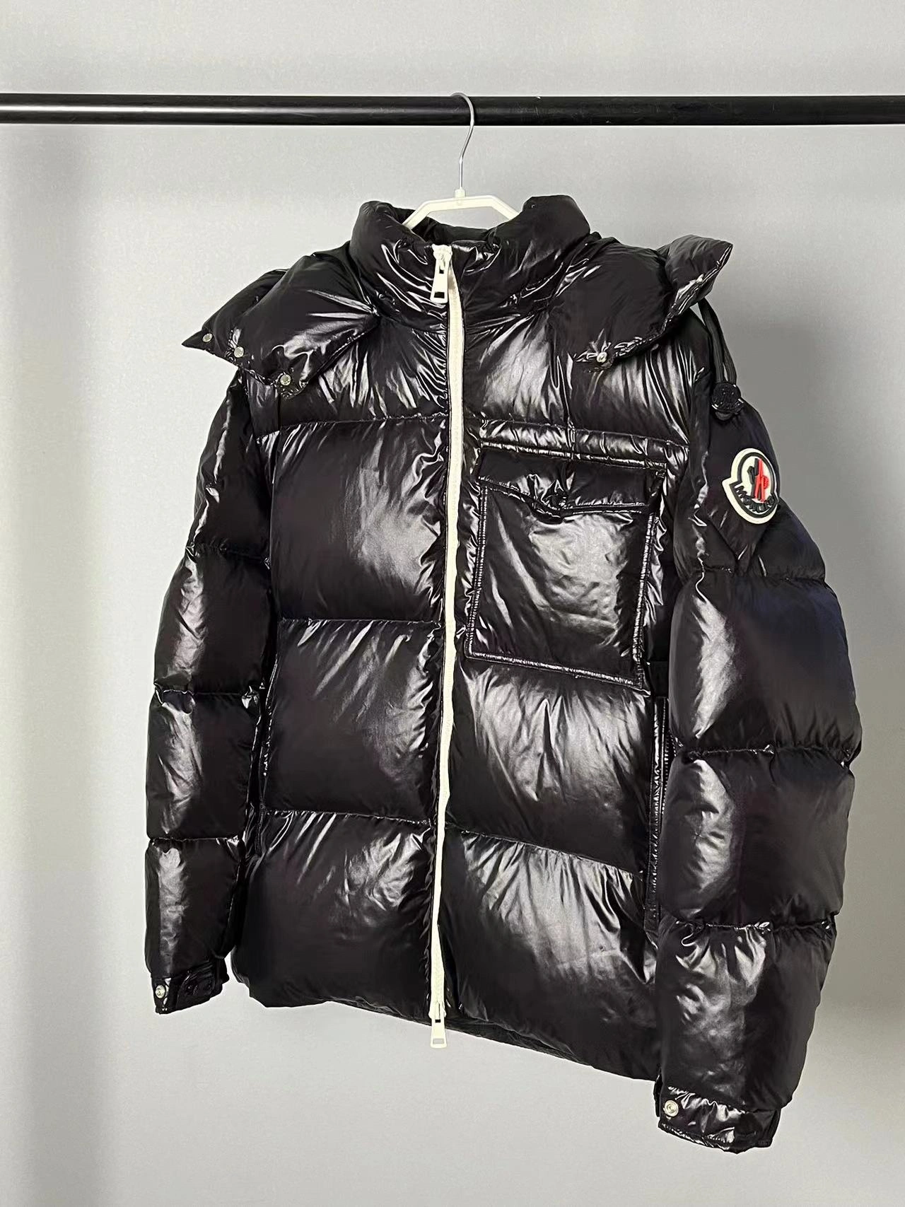 Vibrant Moncler Down Jackets 146490