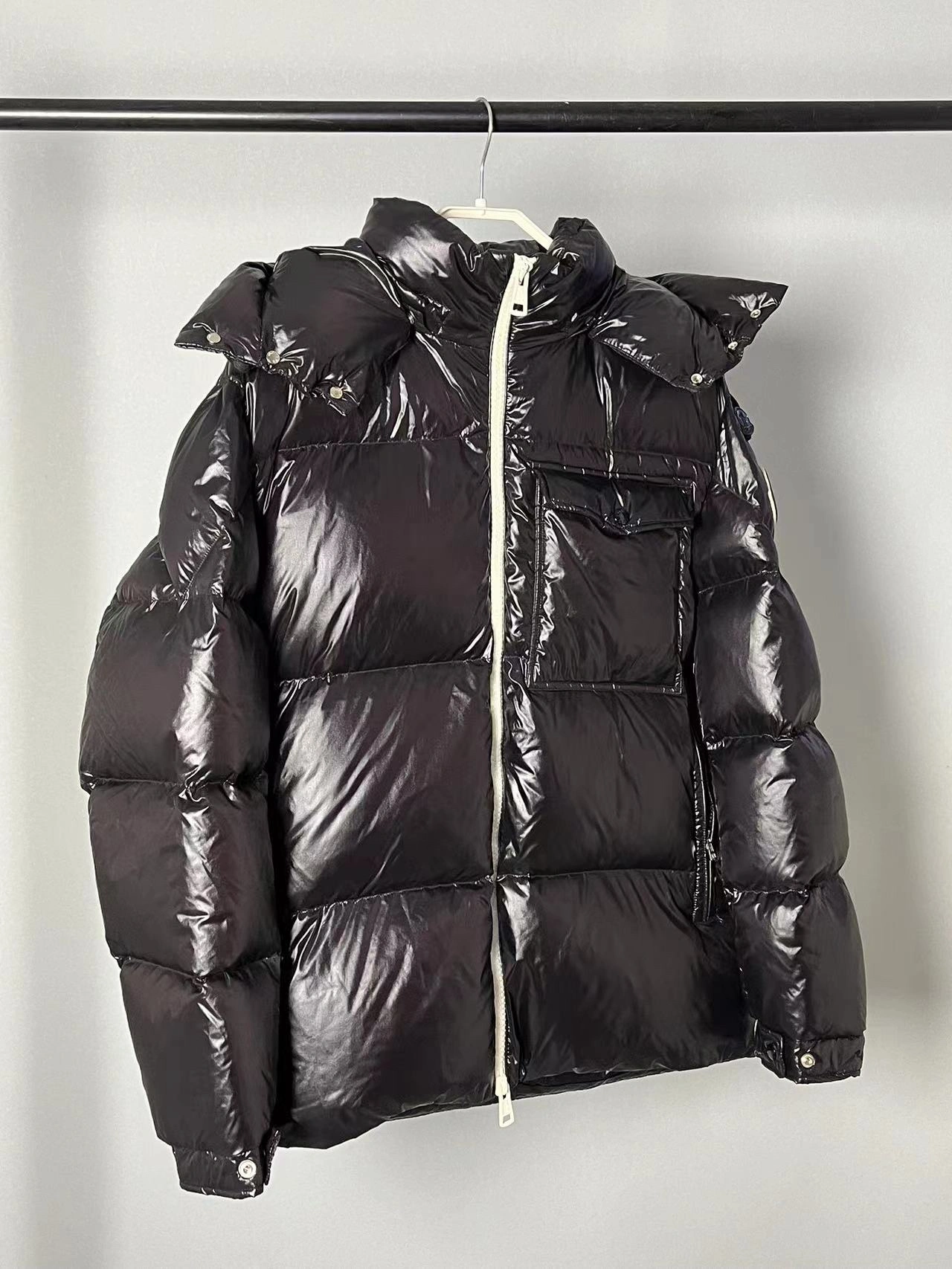 Vibrant Moncler Down Jackets 146490