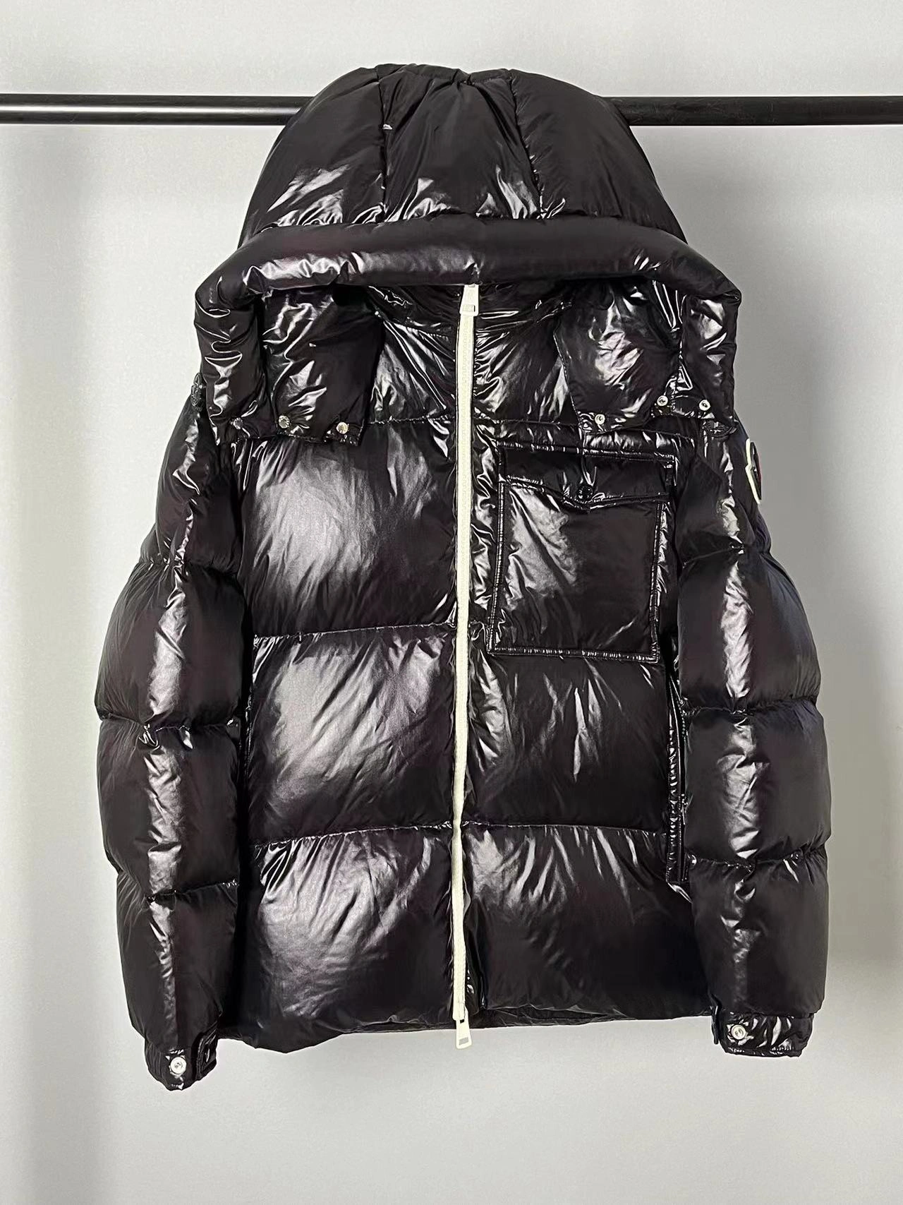 Vibrant Moncler Down Jackets 146490
