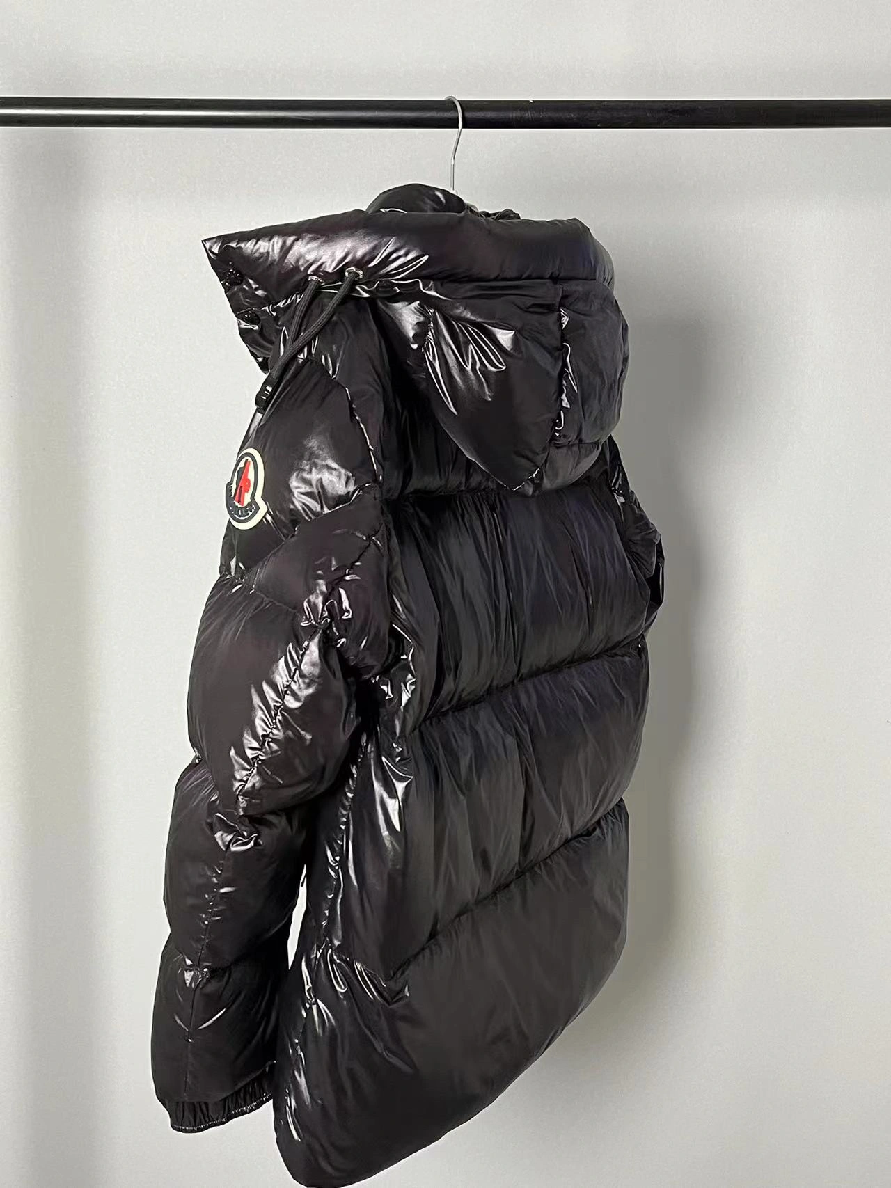 Vibrant Moncler Down Jackets 146490