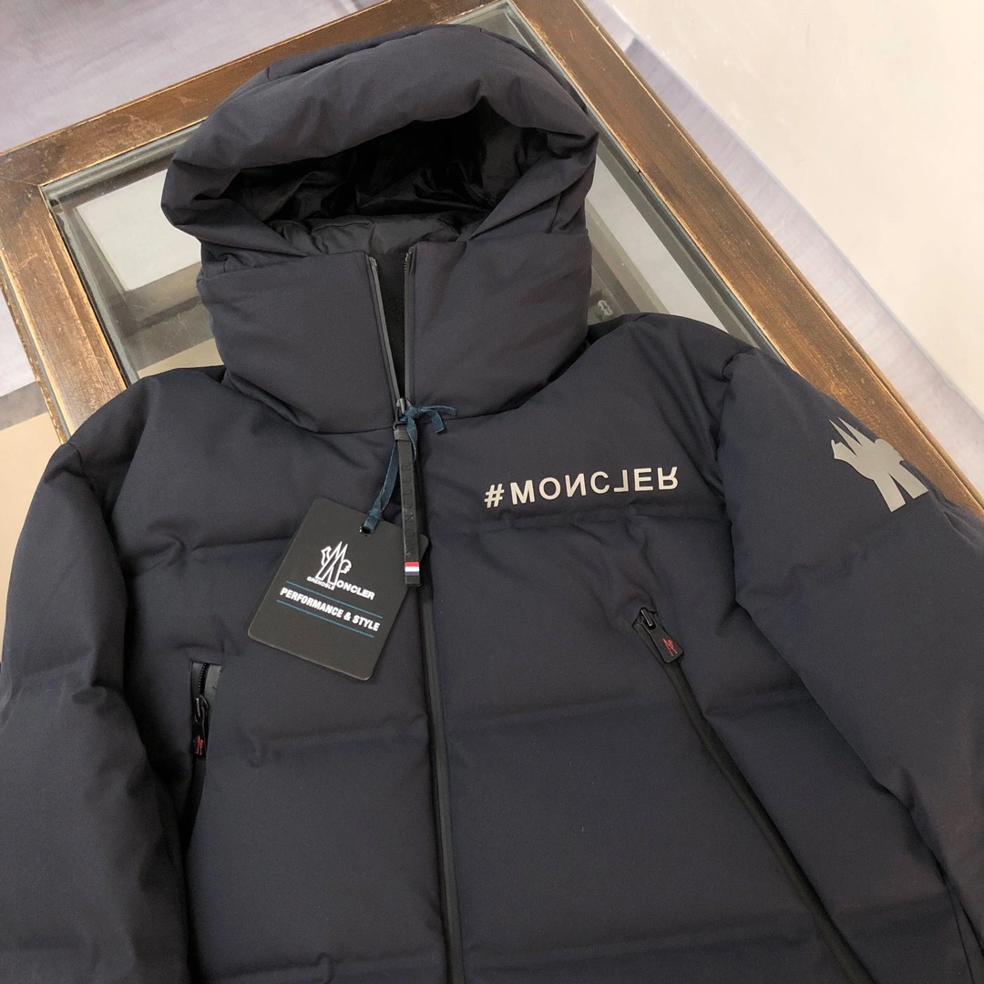 Stylish Moncler Down Jackets 146487