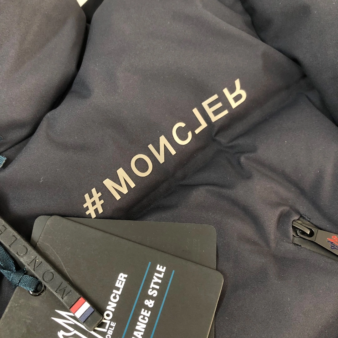 Stylish Moncler Down Jackets 146487