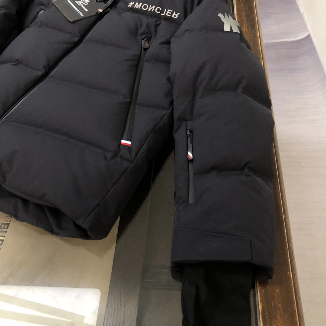 Stylish Moncler Down Jackets 146487