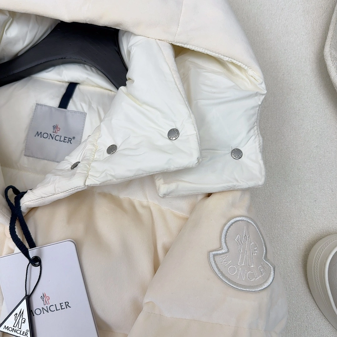 SoftTouch Moncler Down Jackets 146486